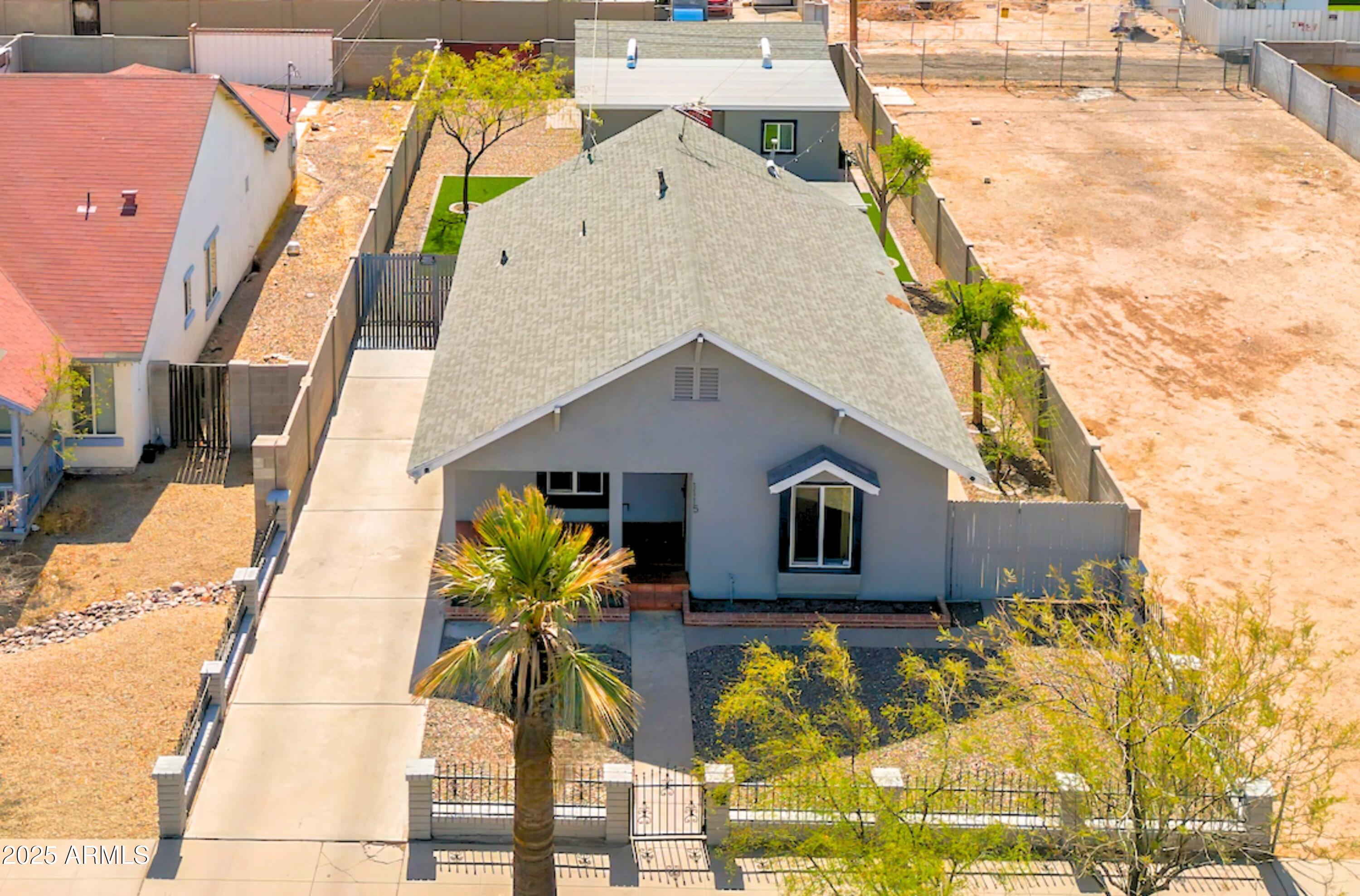 1115 E MCKINLEY Street
