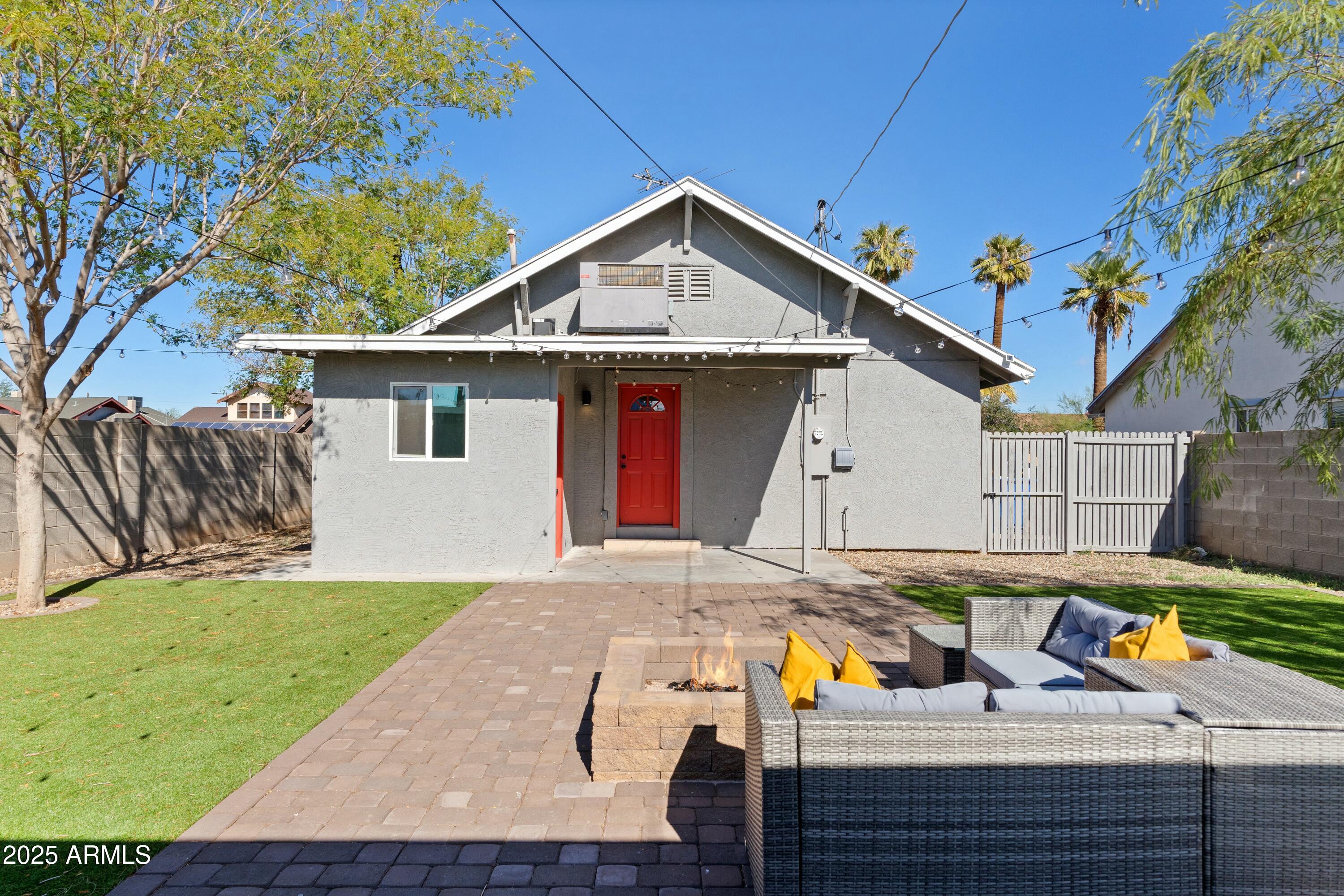 1115 E MCKINLEY Street