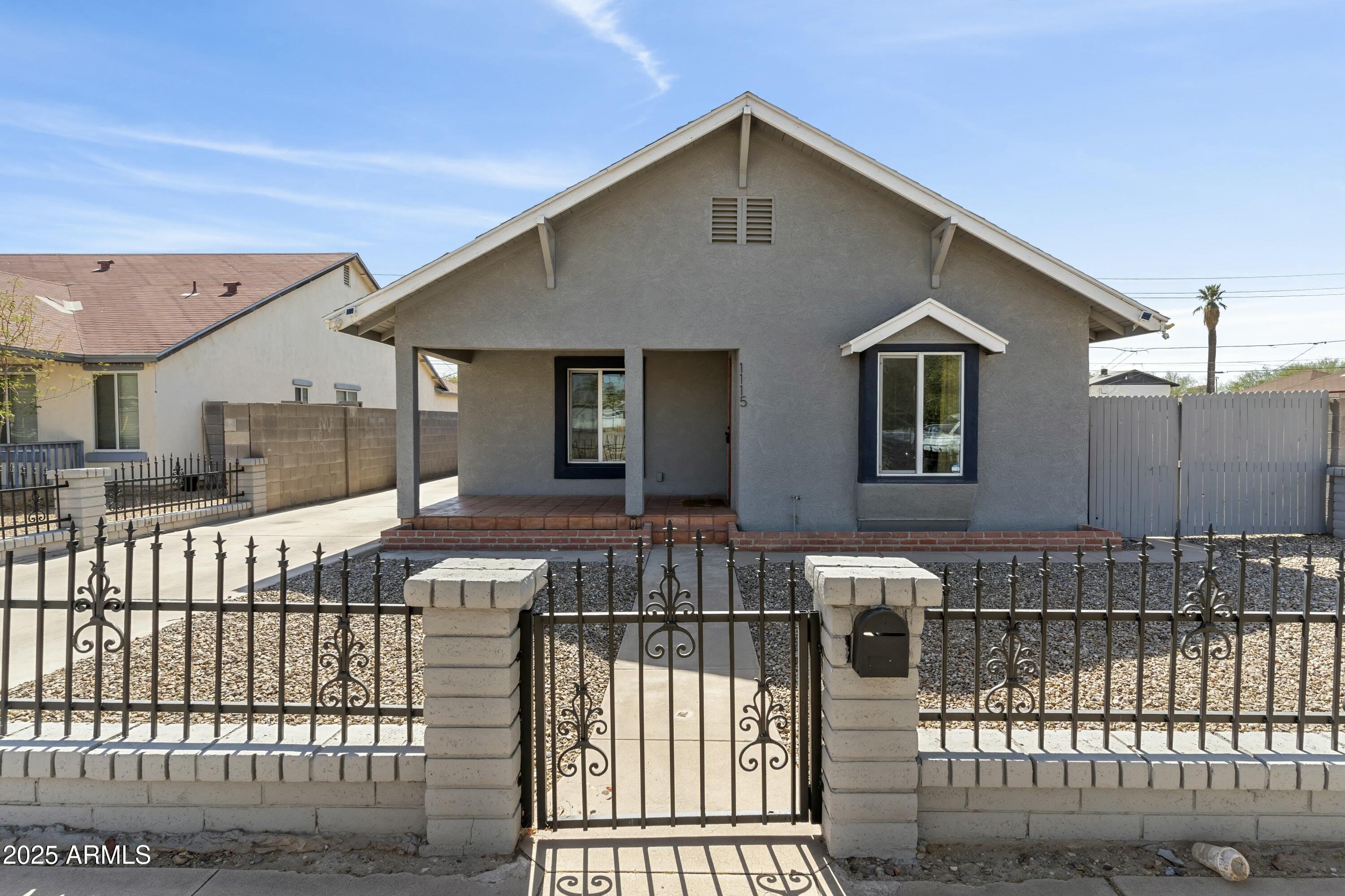 1115 E MCKINLEY Street