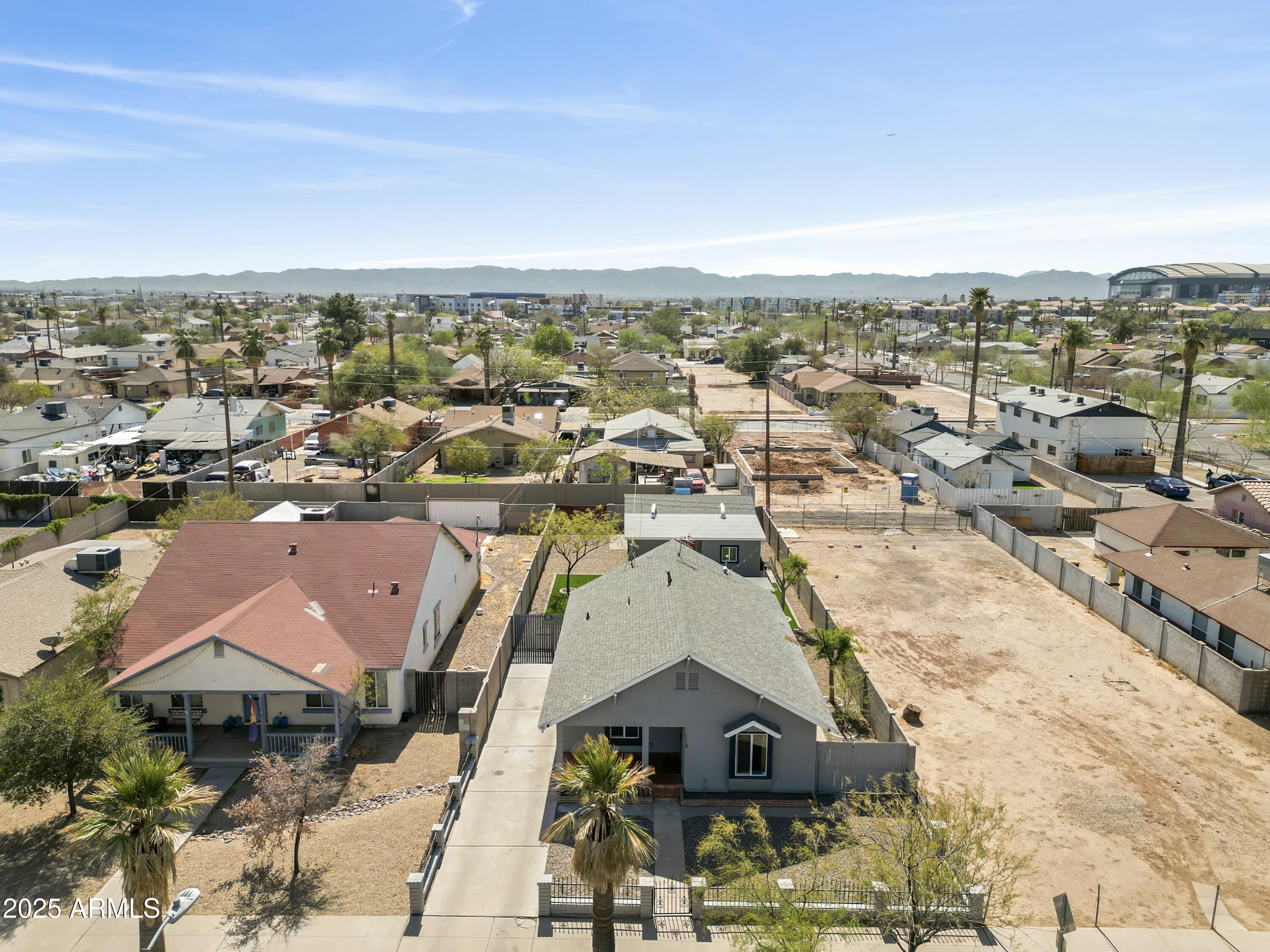 1115 E MCKINLEY Street