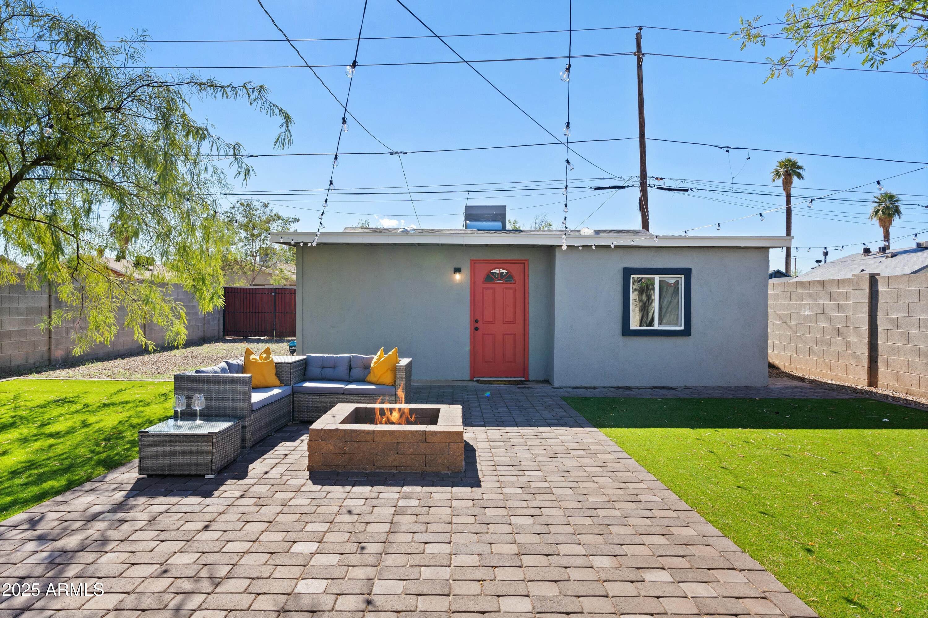 1115 E MCKINLEY Street