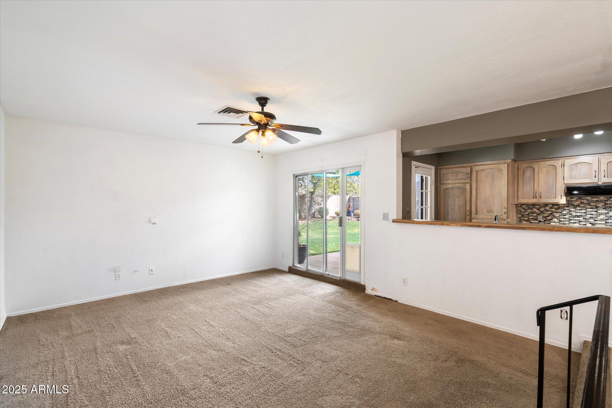 10522 E MERCER Lane