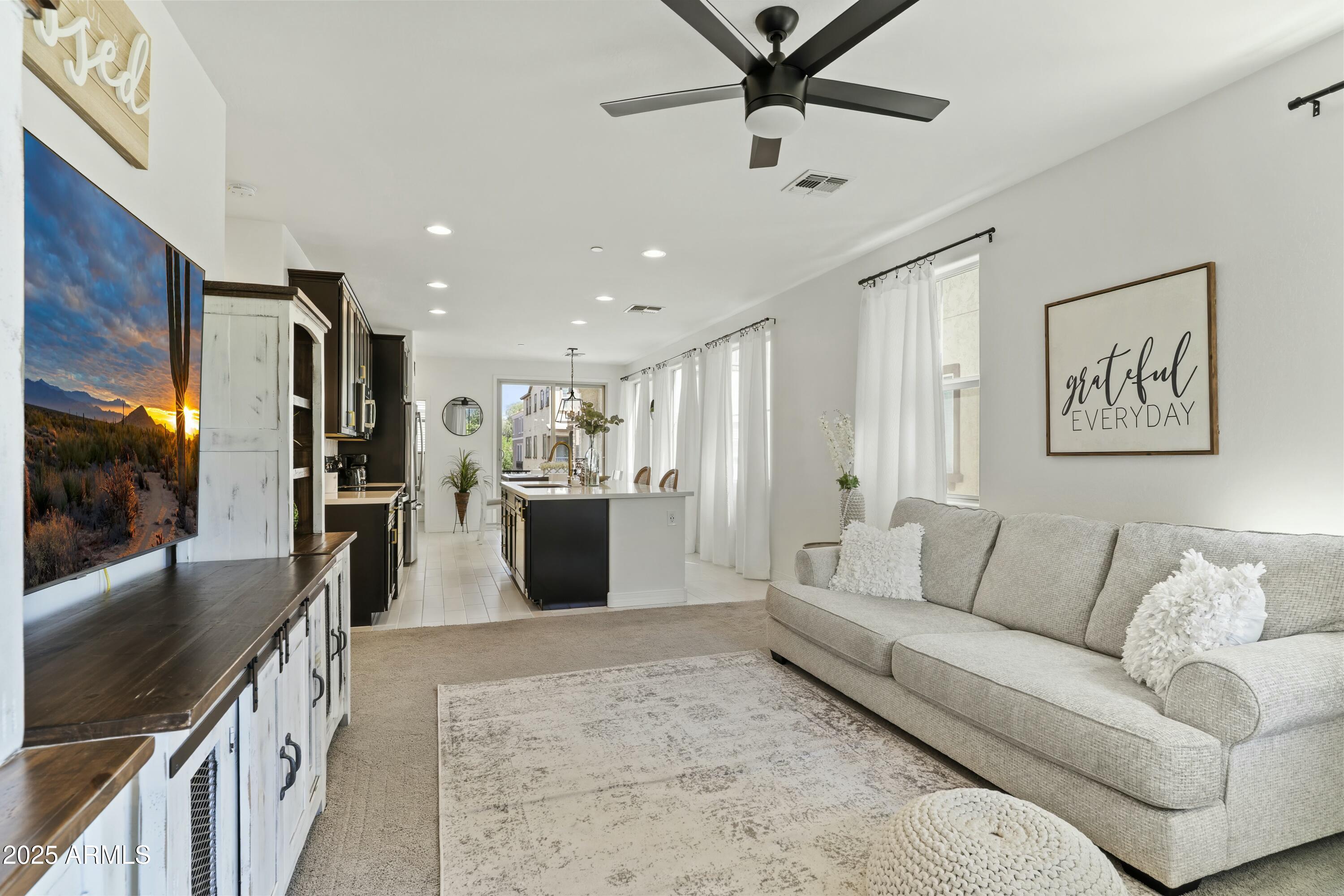 1679 E DOGWOOD Lane