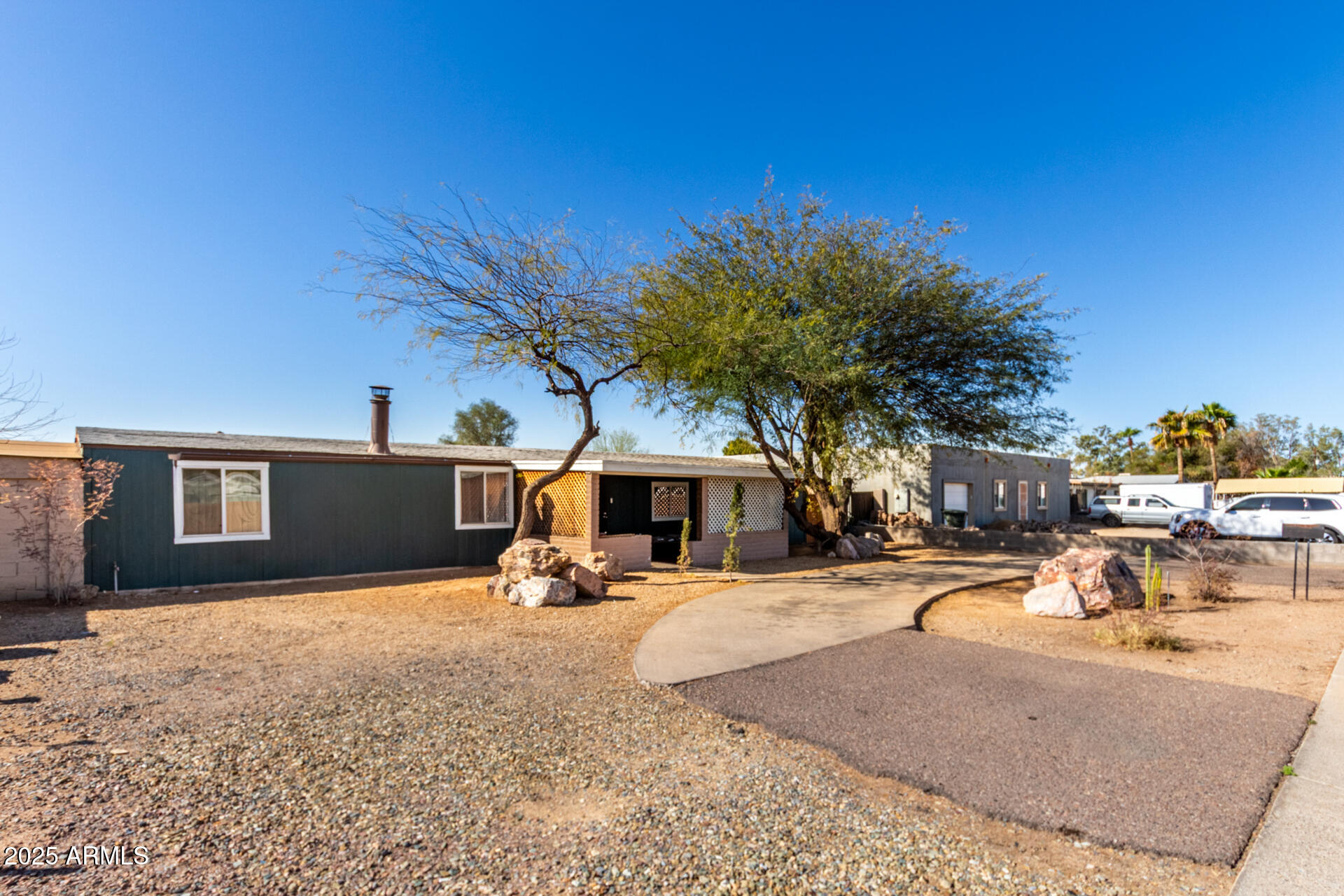 2939 E PARADISE Lane