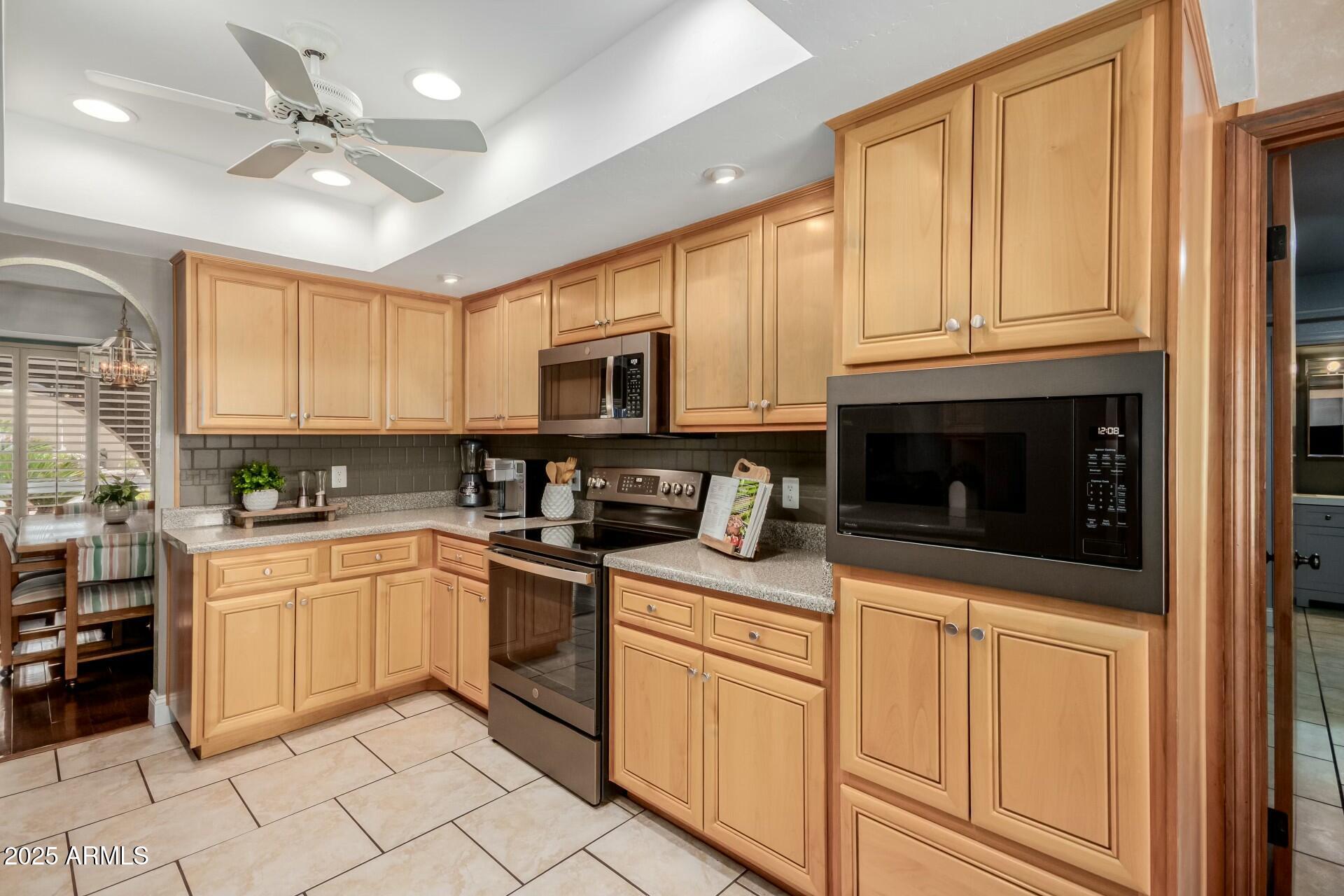 7634 W BLUEFIELD Avenue