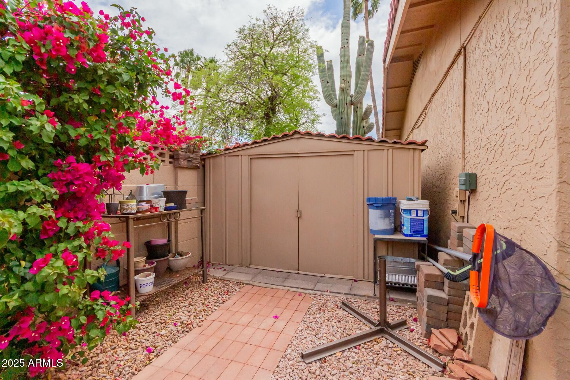 7634 W BLUEFIELD Avenue