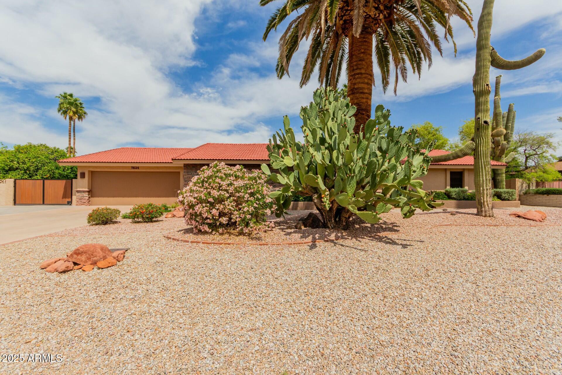 7634 W BLUEFIELD Avenue