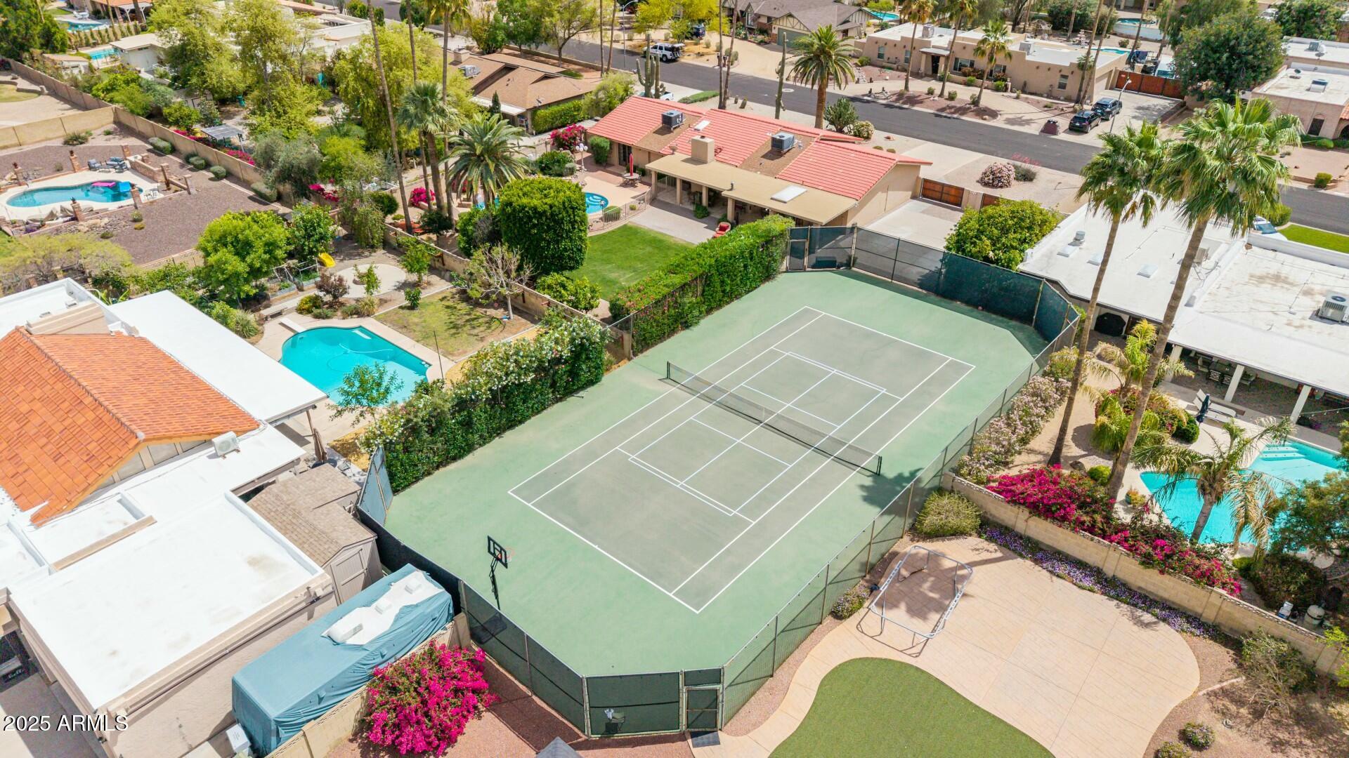 7634 W BLUEFIELD Avenue