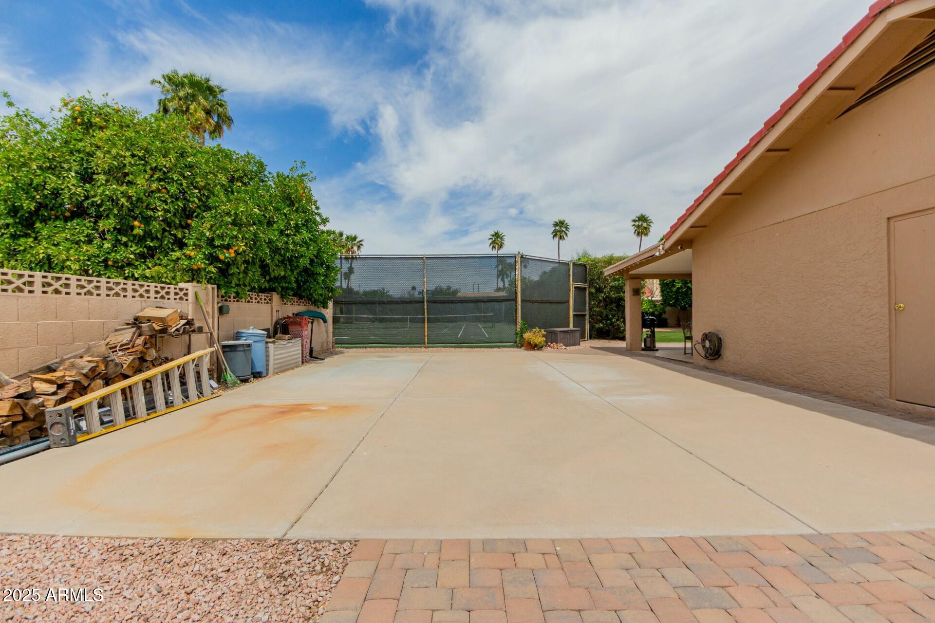 7634 W BLUEFIELD Avenue