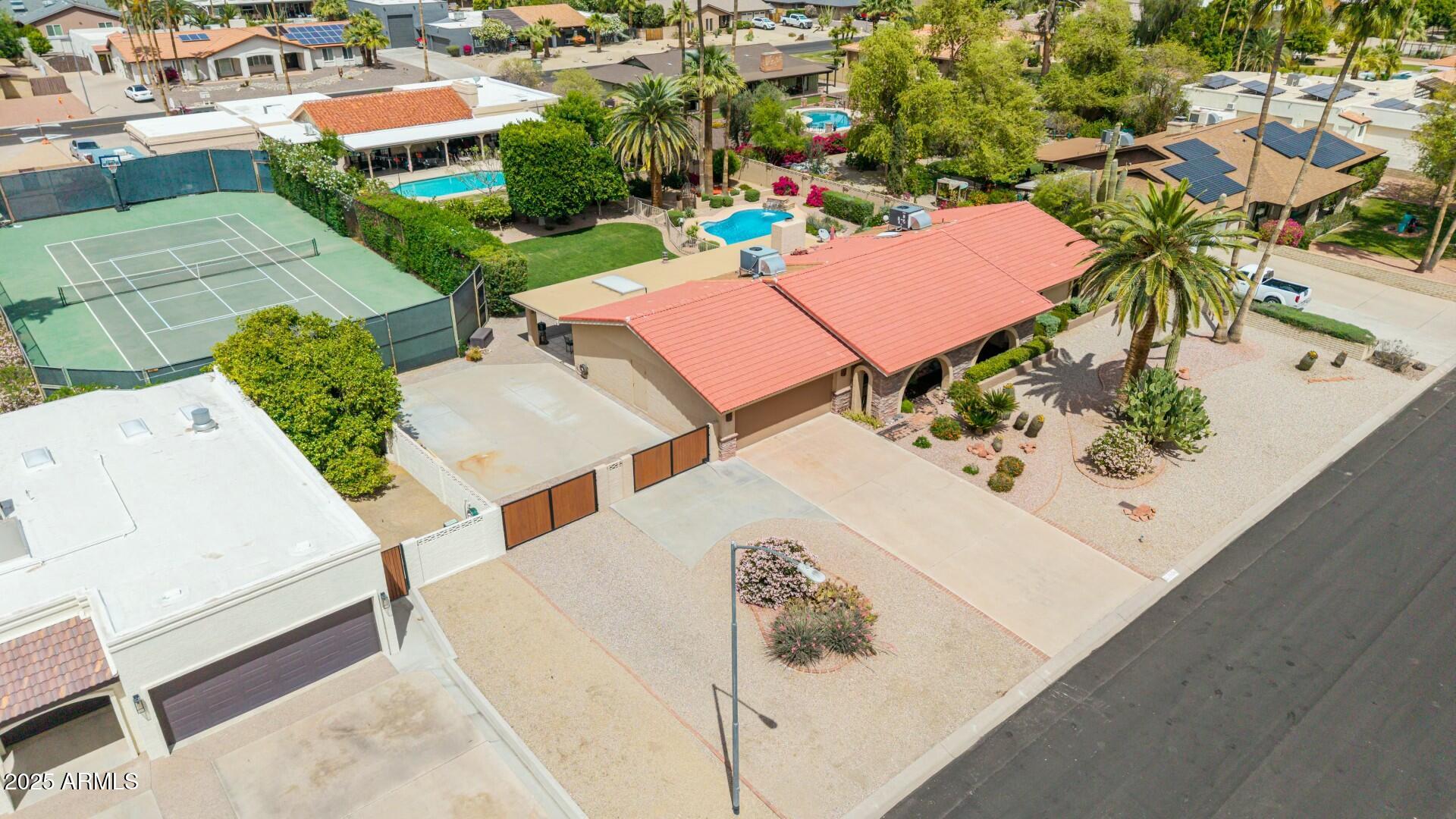 7634 W BLUEFIELD Avenue