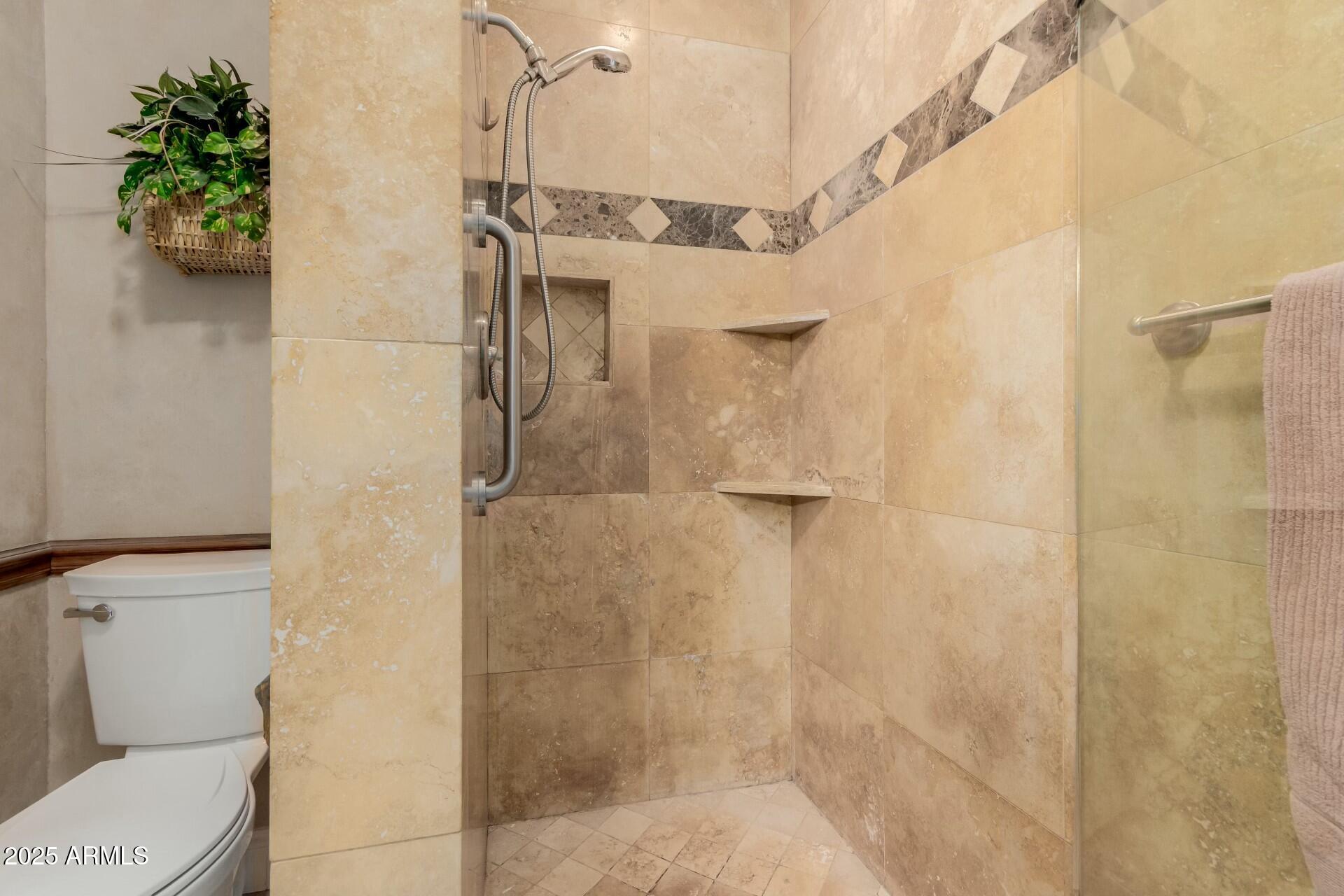 7634 W BLUEFIELD Avenue