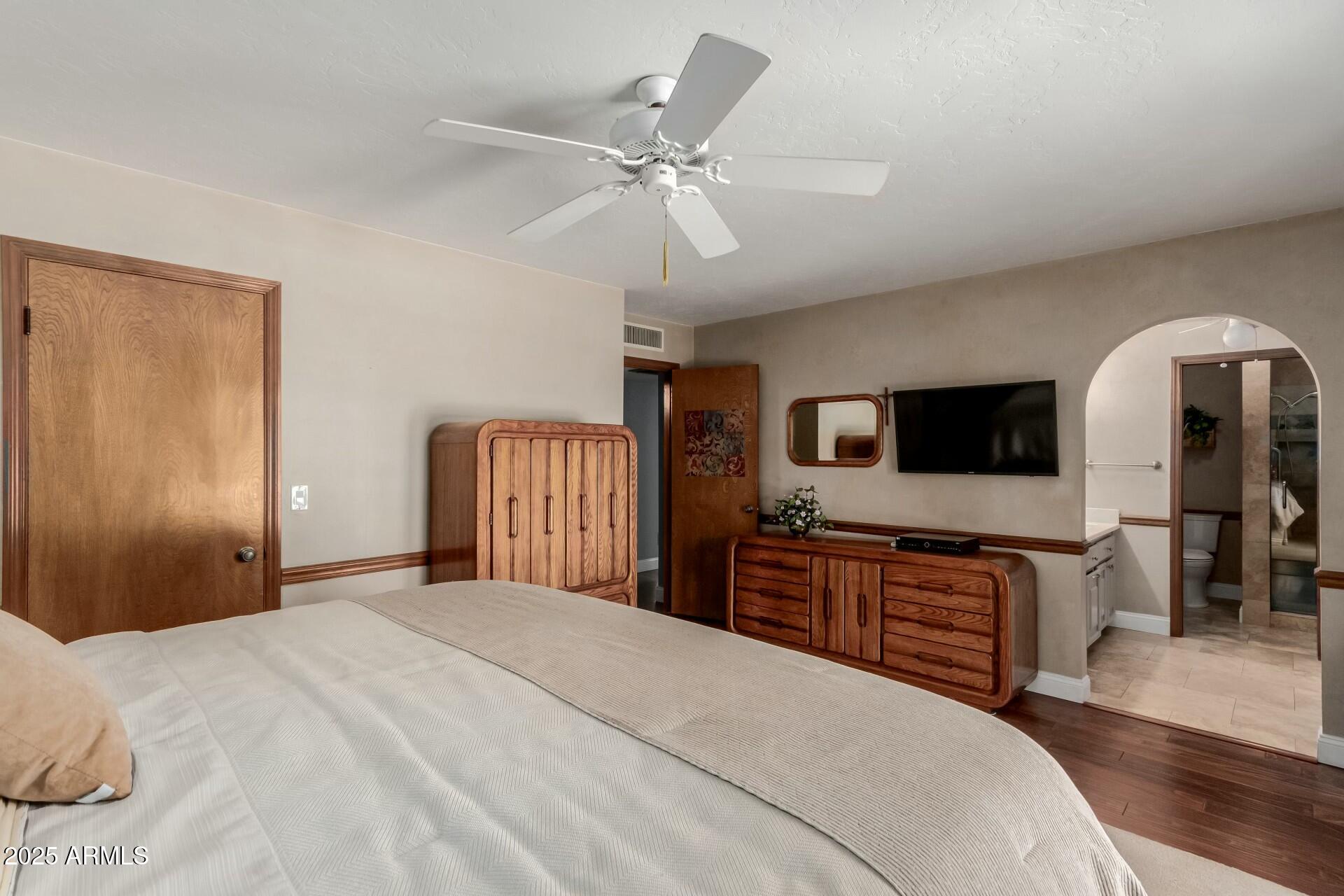 7634 W BLUEFIELD Avenue