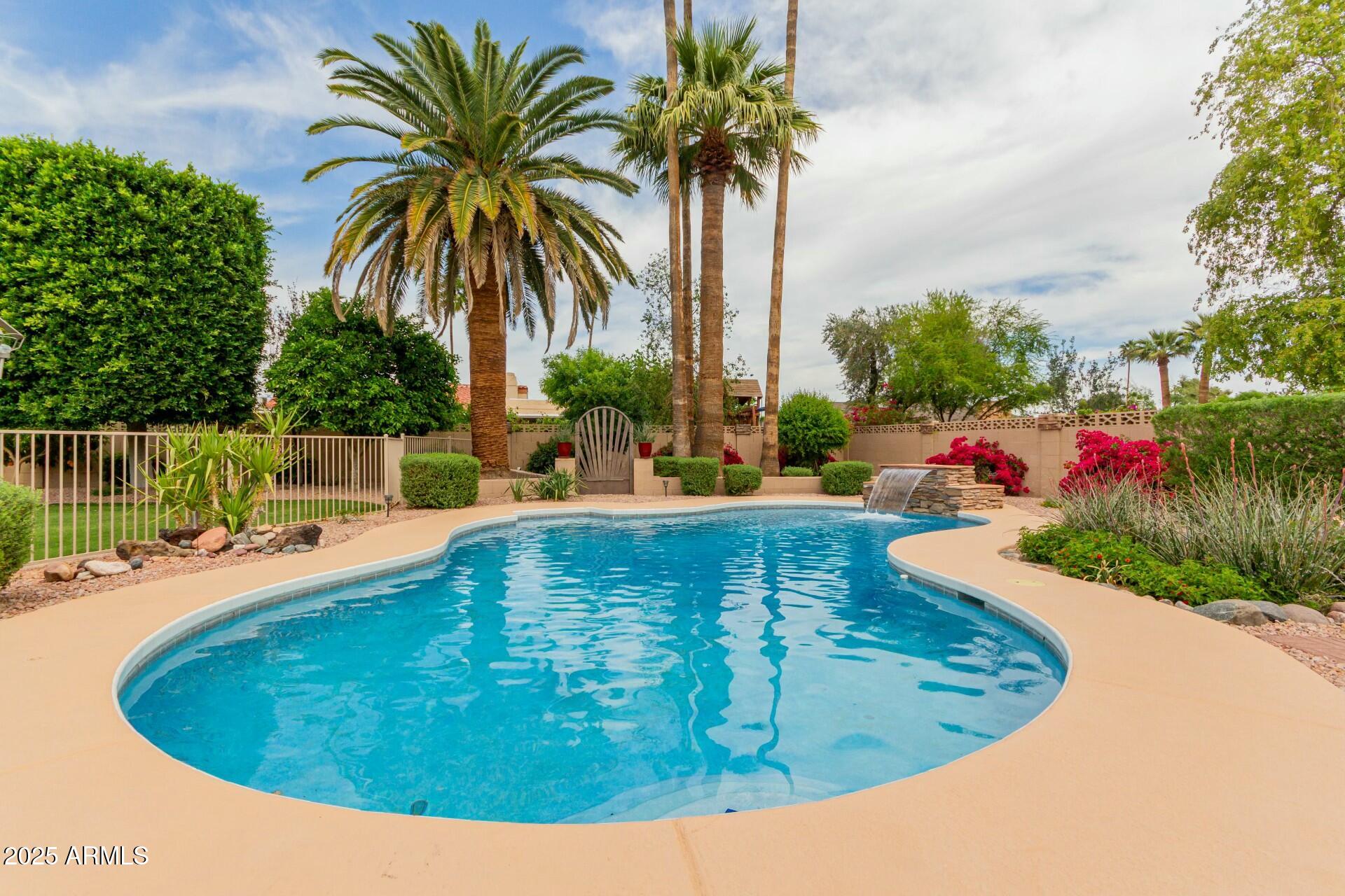 7634 W BLUEFIELD Avenue