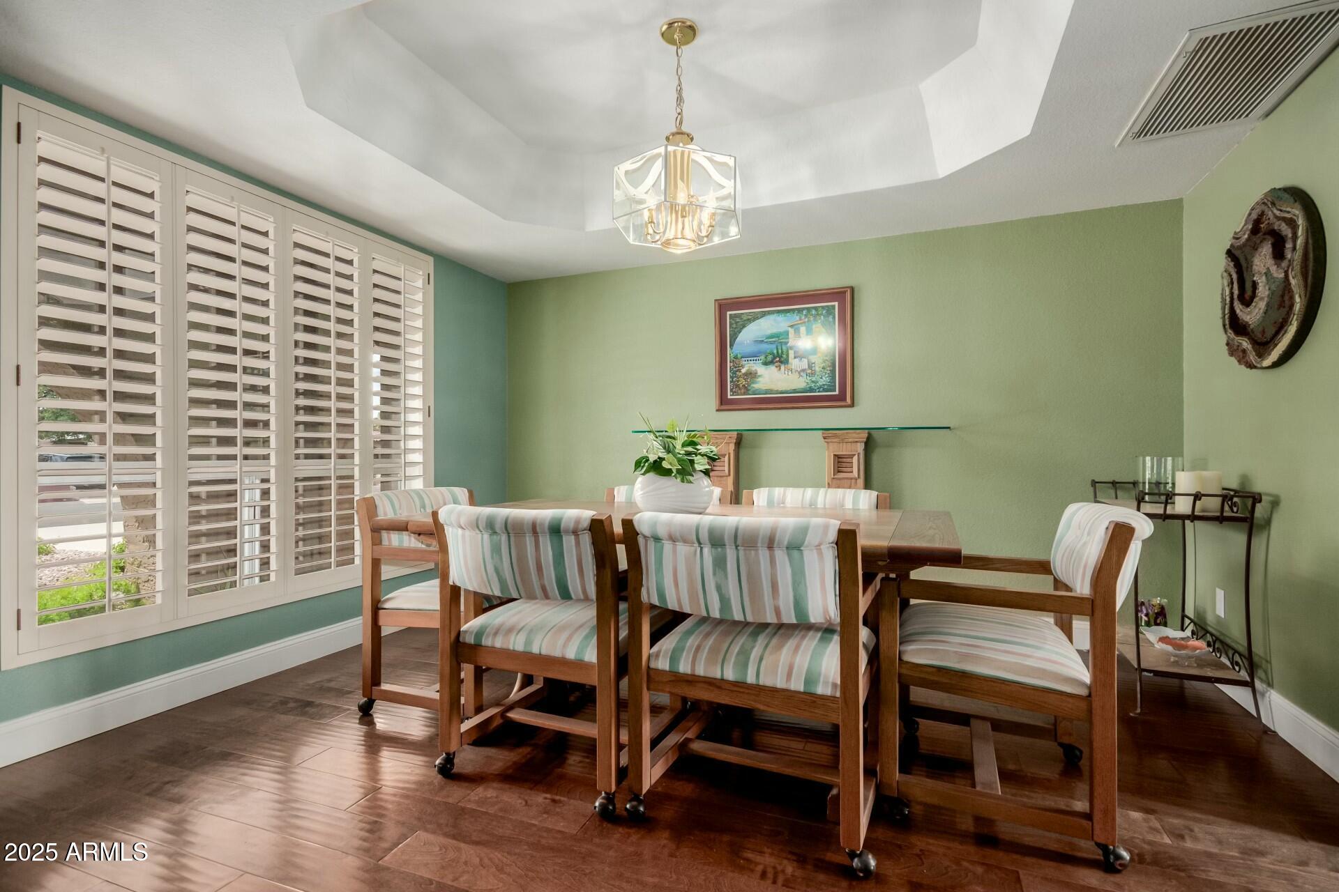 7634 W BLUEFIELD Avenue