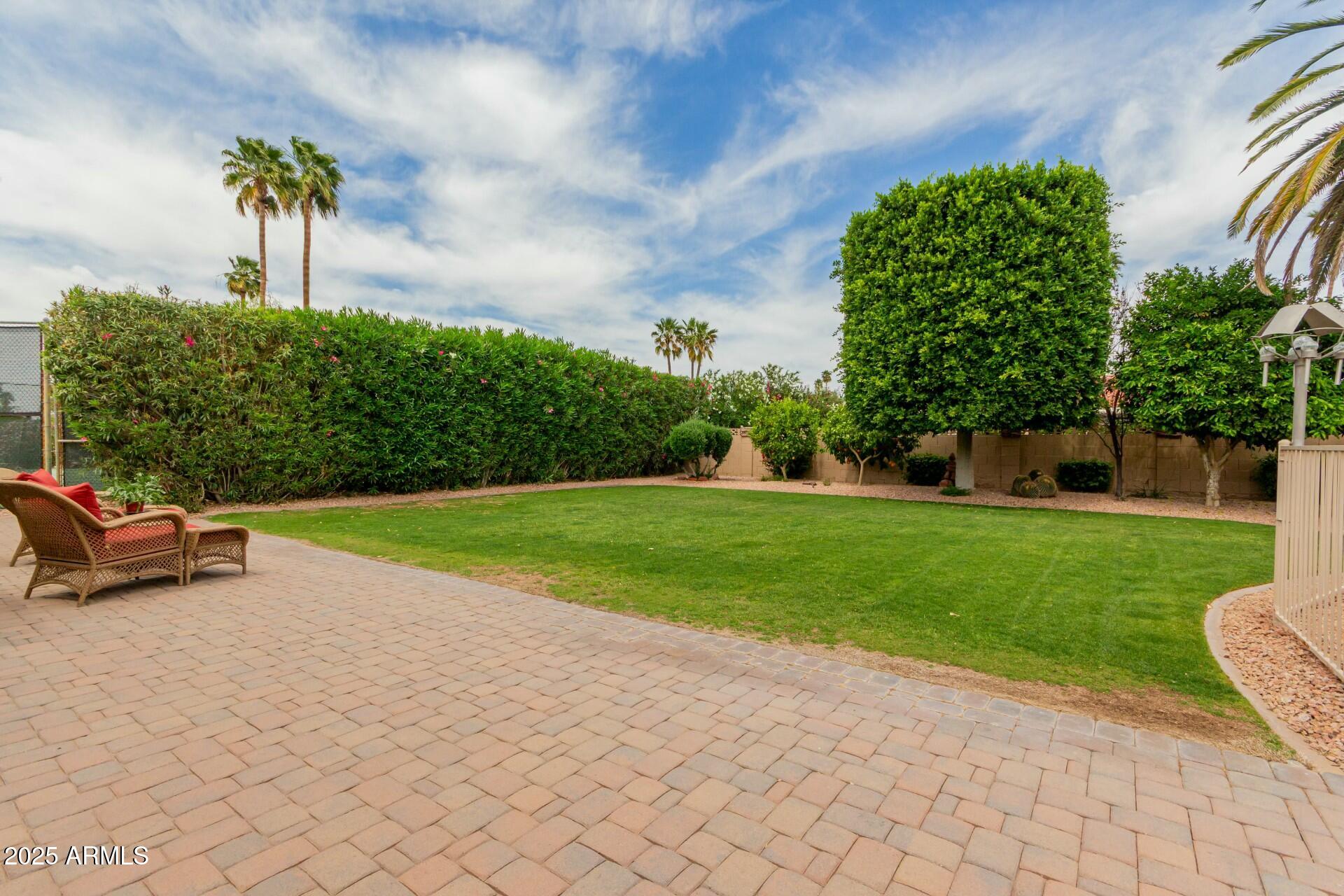 7634 W BLUEFIELD Avenue