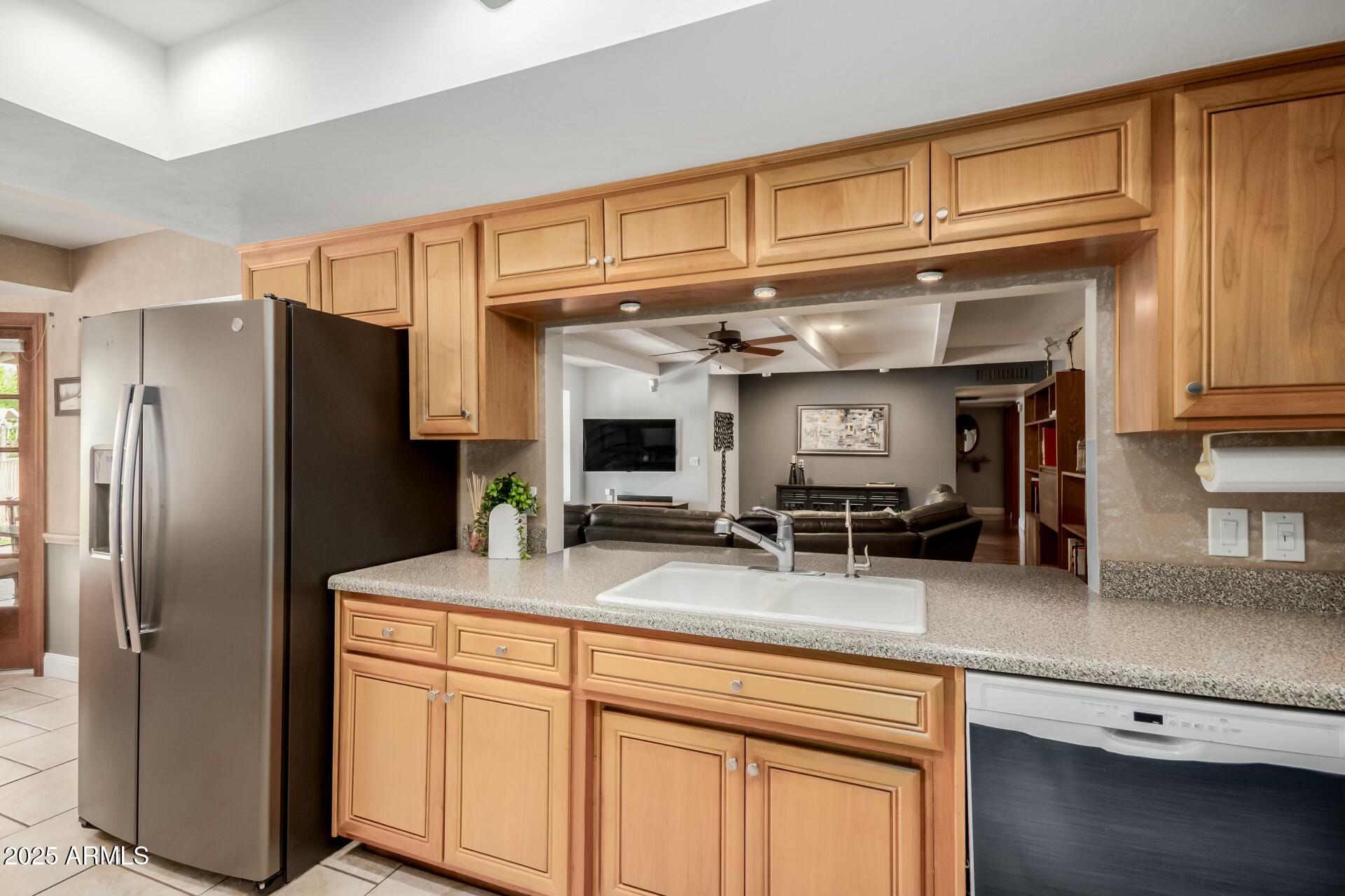 7634 W BLUEFIELD Avenue