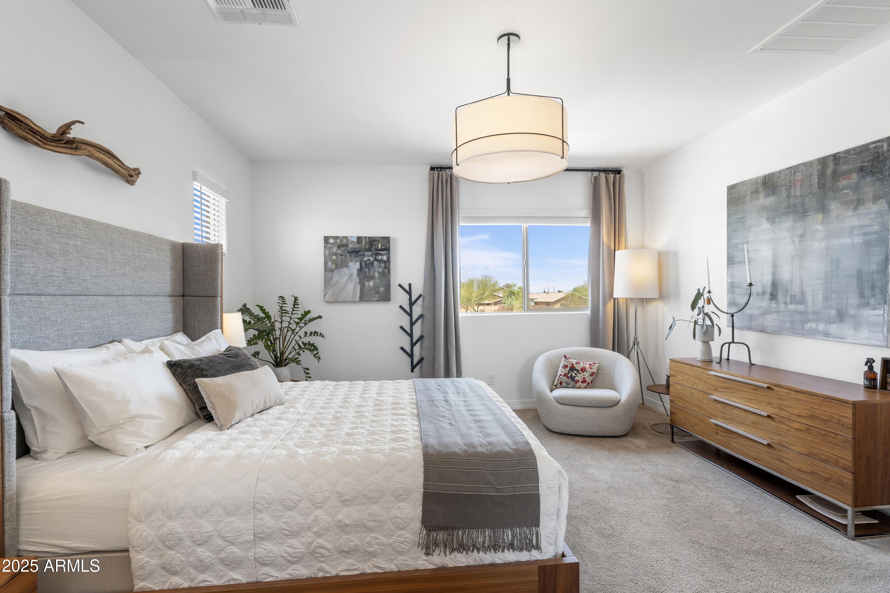 6338 W RAYMOND Street