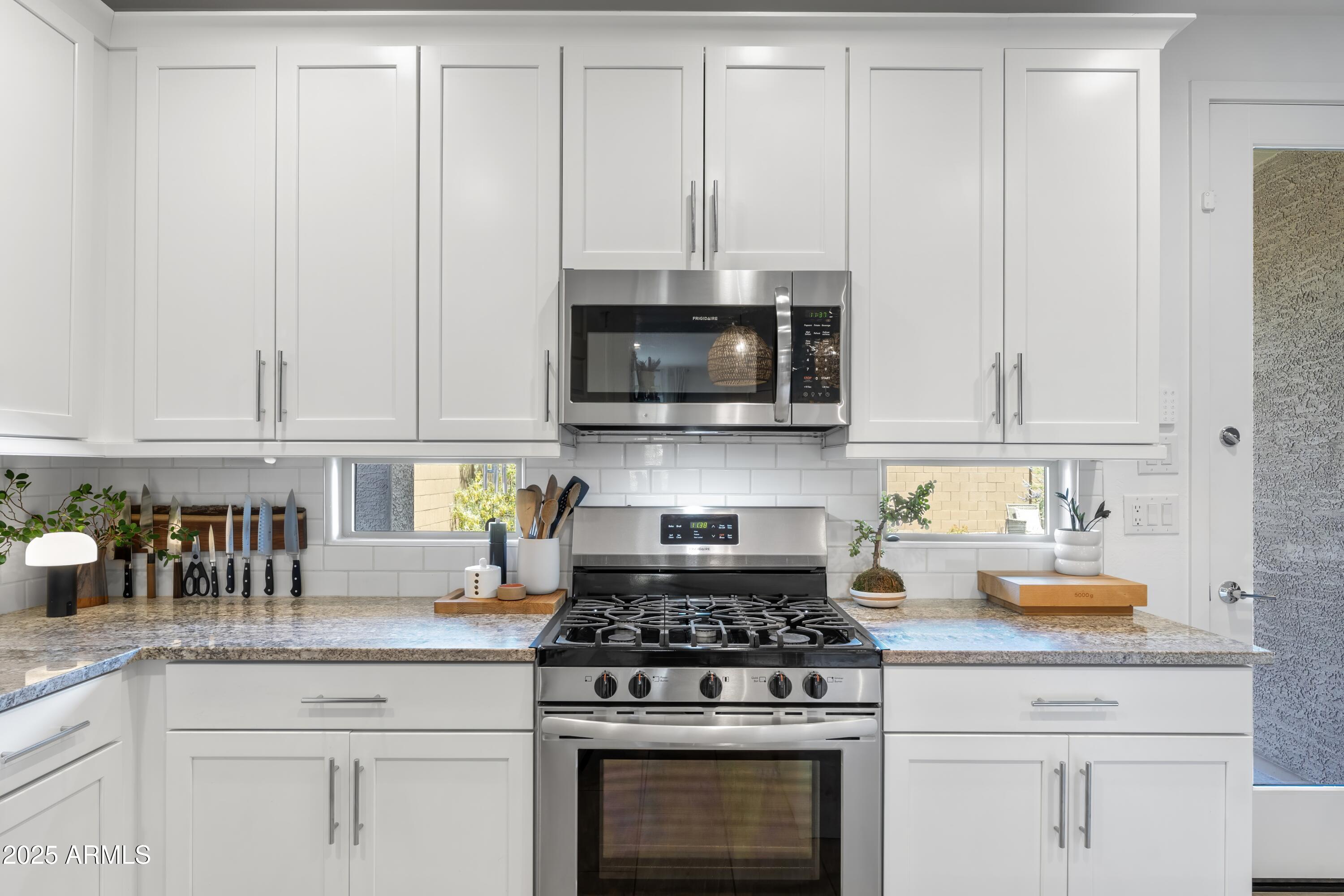 6338 W RAYMOND Street