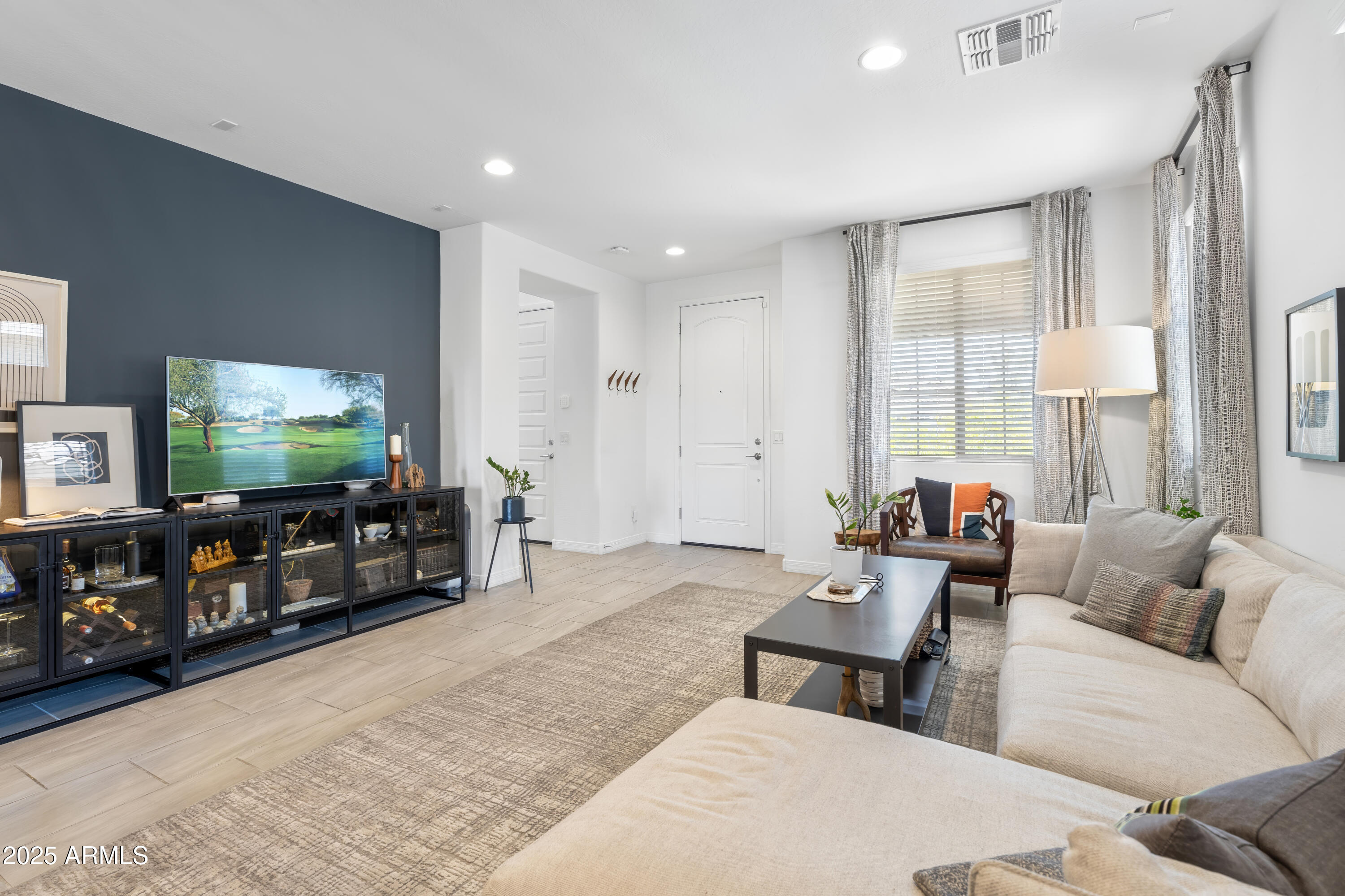 6338 W RAYMOND Street