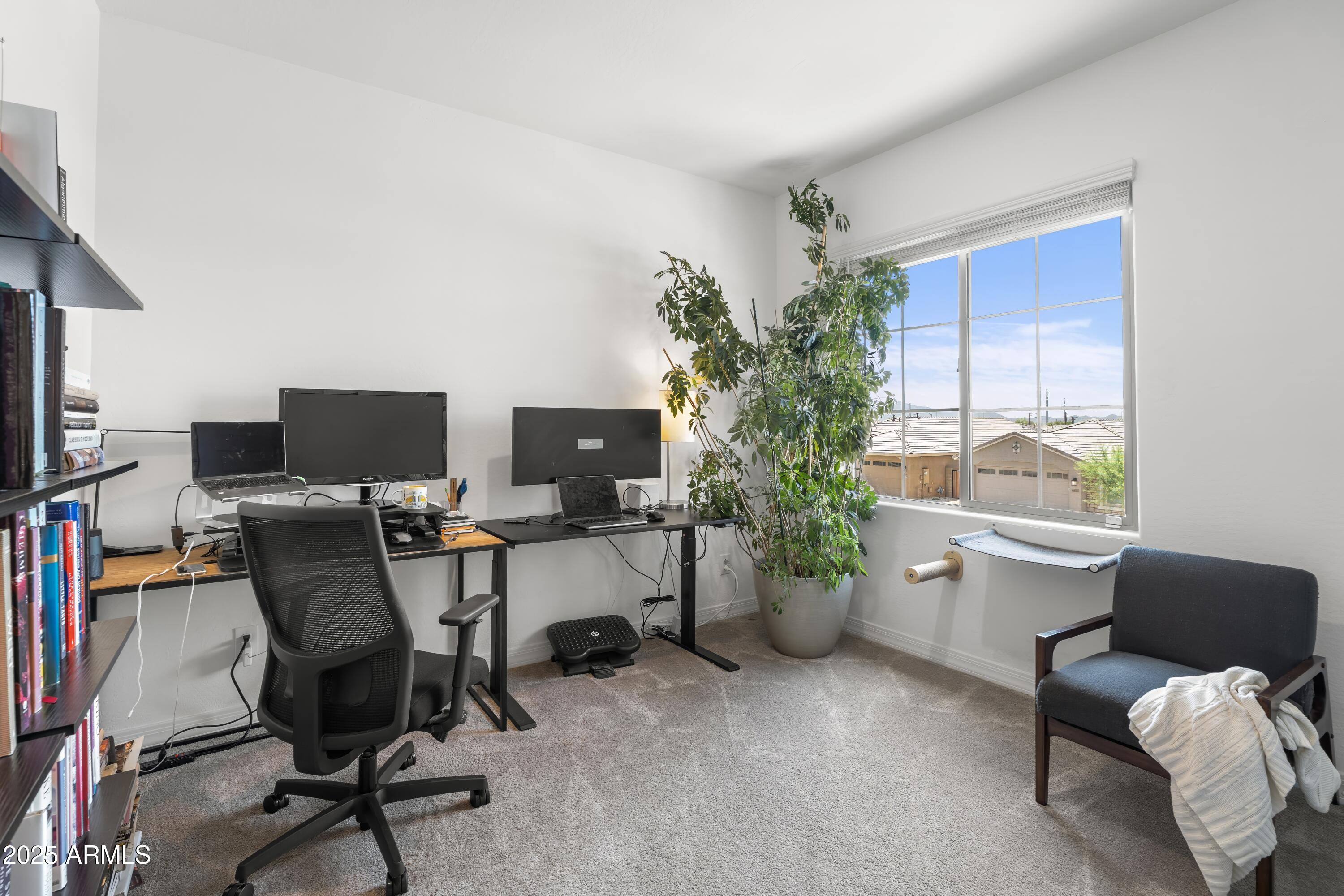 6338 W RAYMOND Street