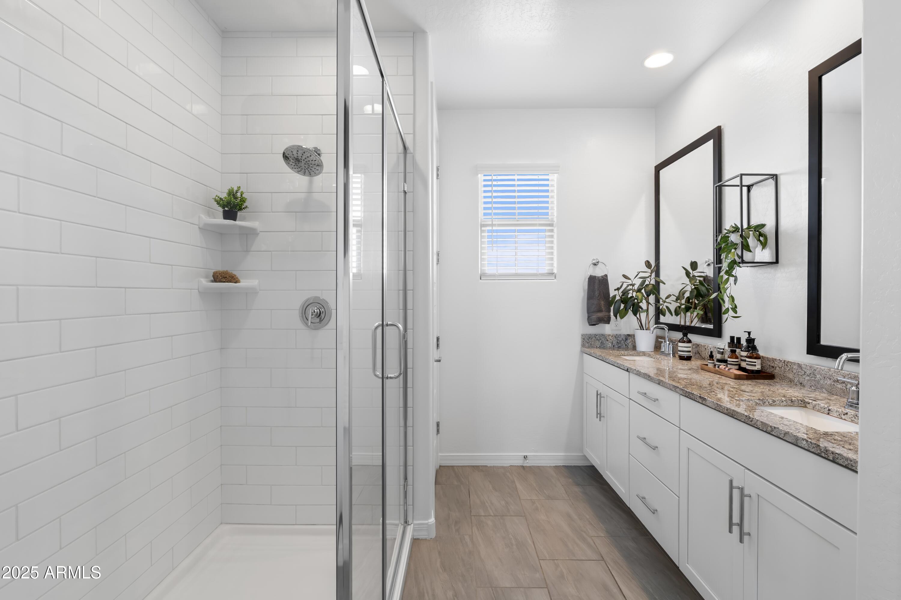 6338 W RAYMOND Street