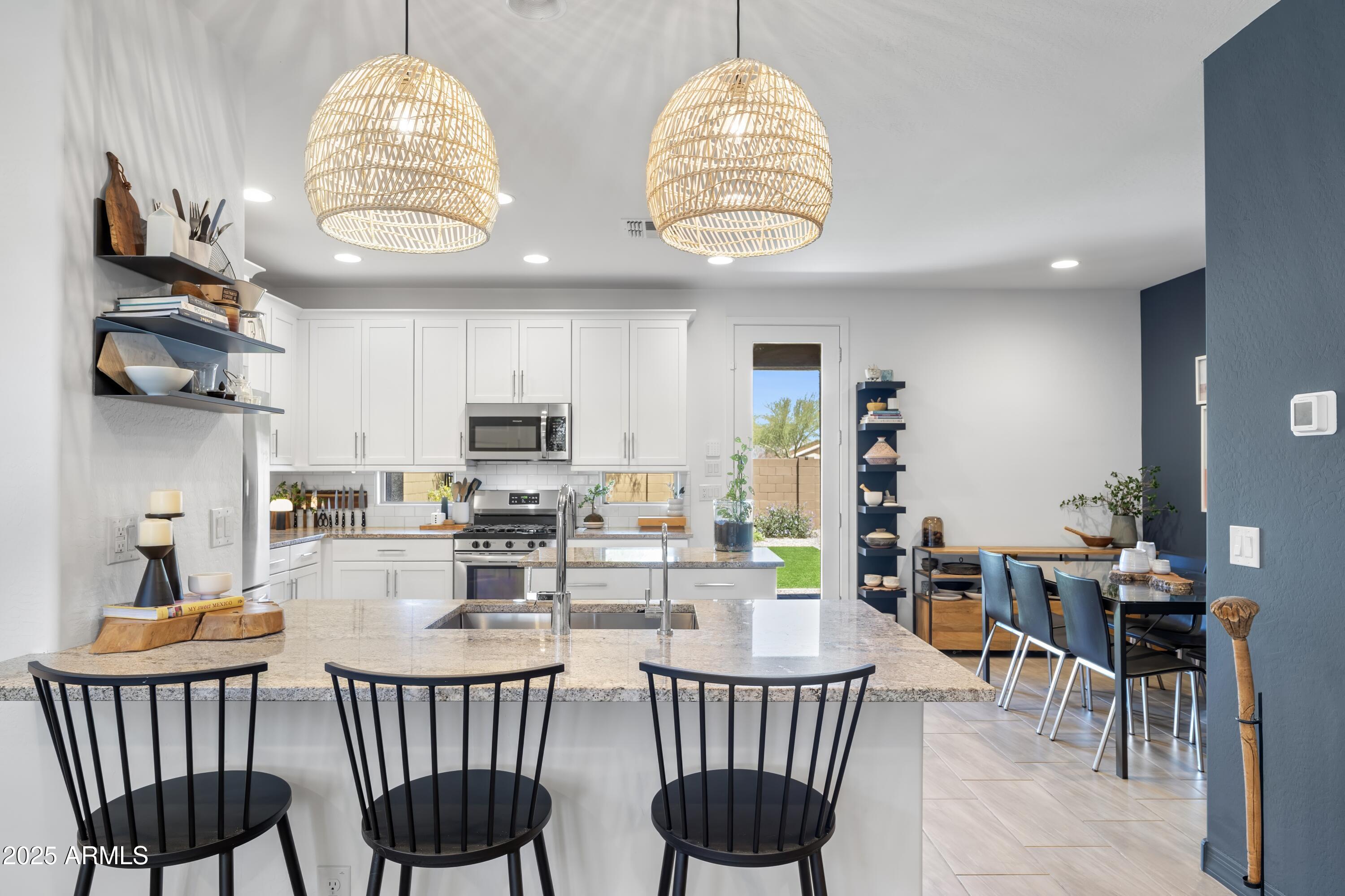 6338 W RAYMOND Street