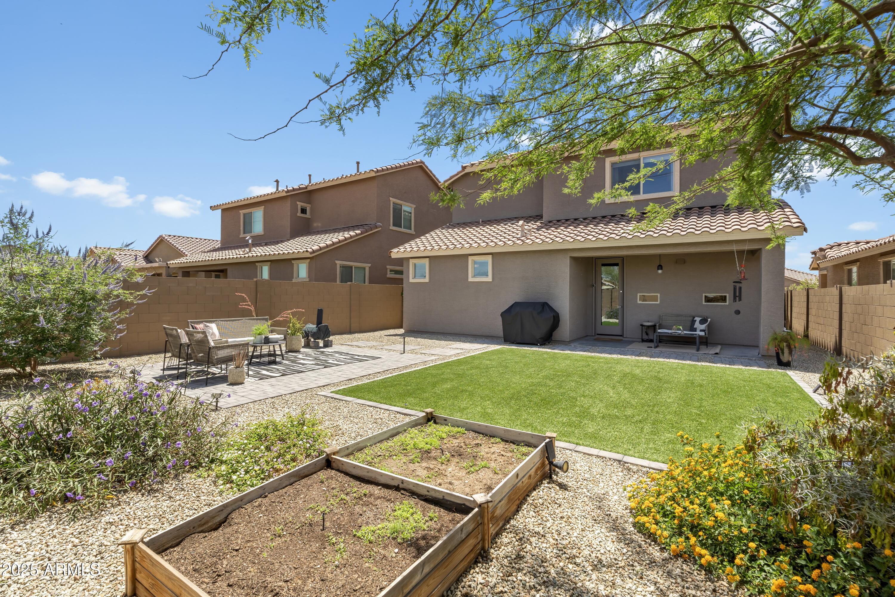 6338 W RAYMOND Street