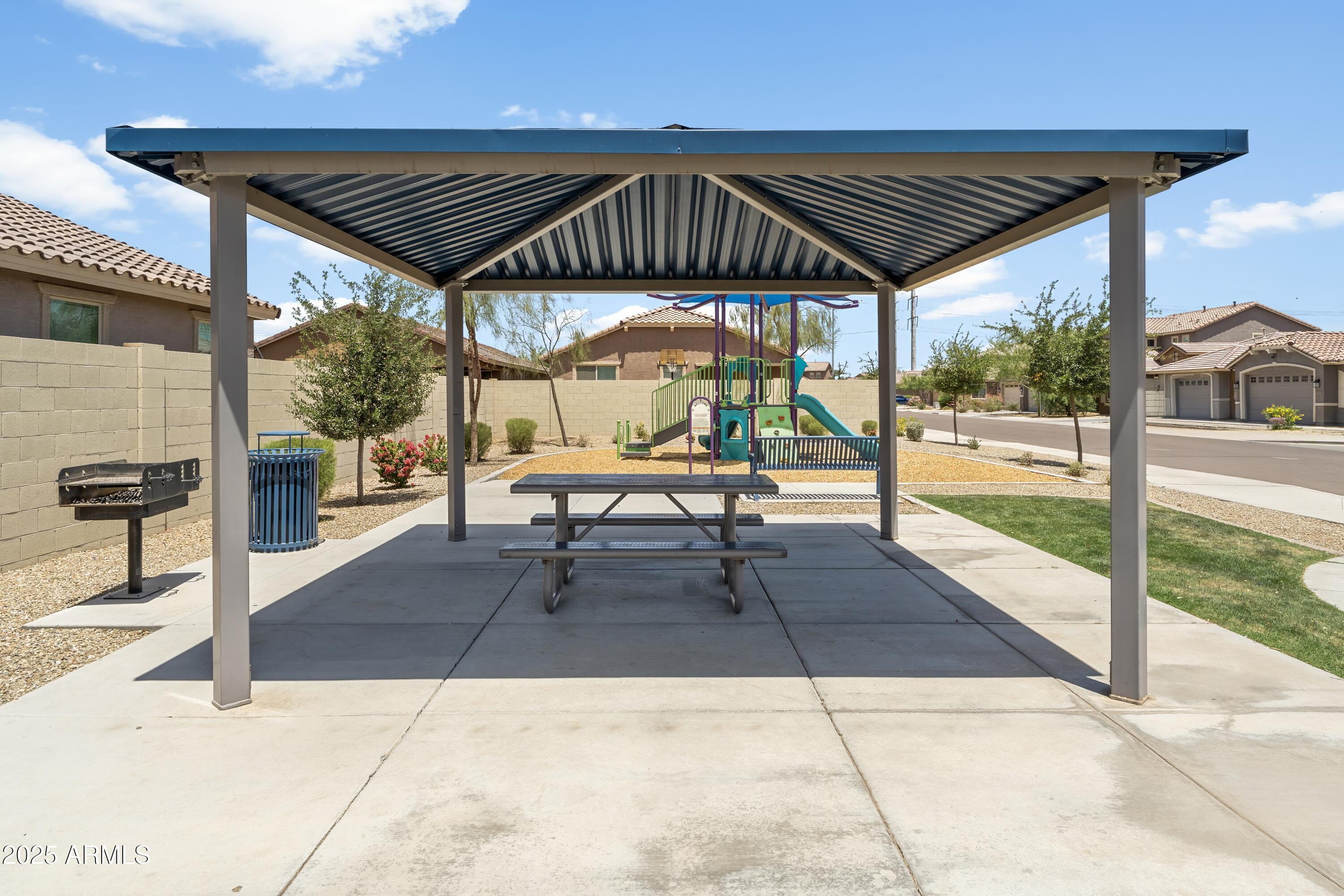 6338 W RAYMOND Street