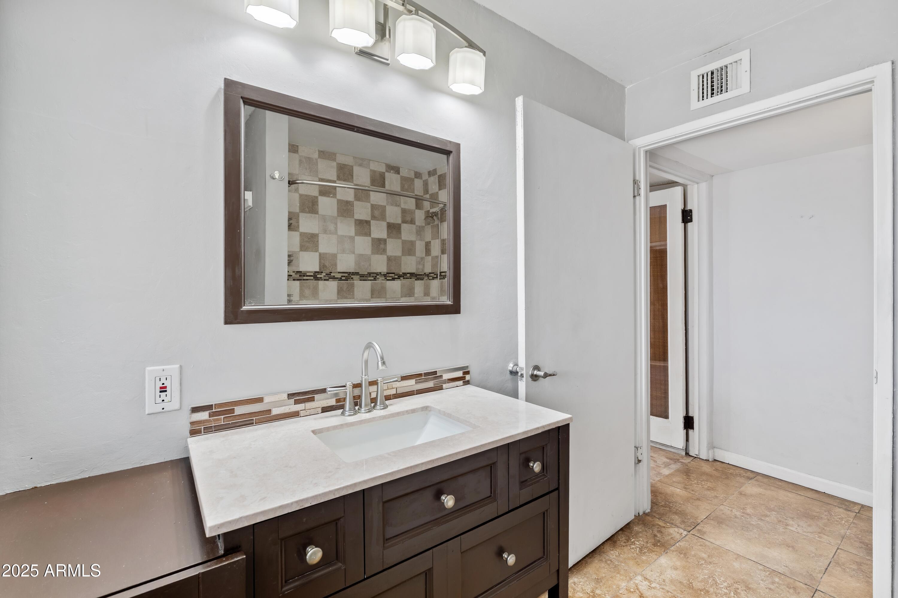 1749 W MONTEROSA Street