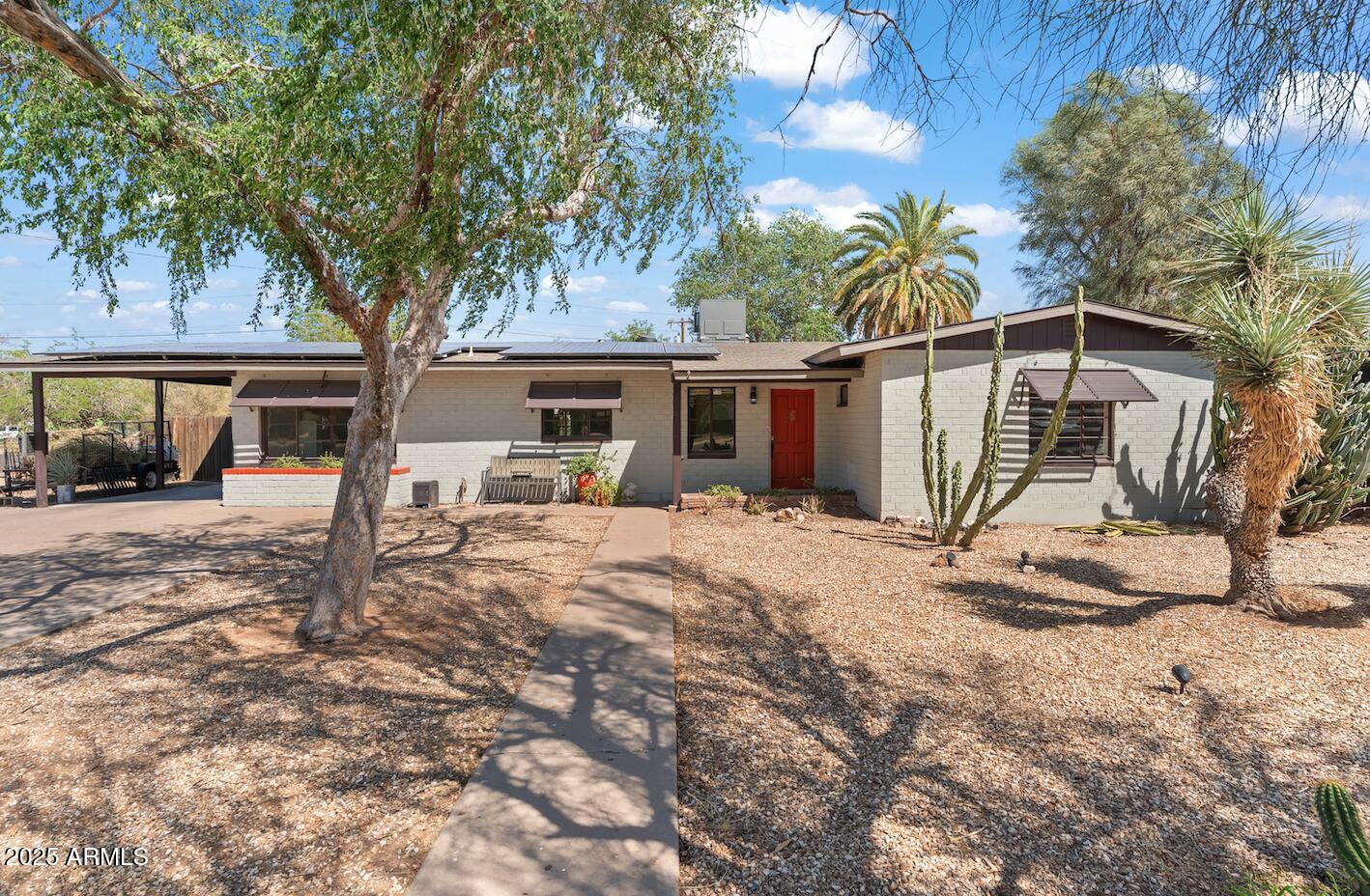 1749 W MONTEROSA Street