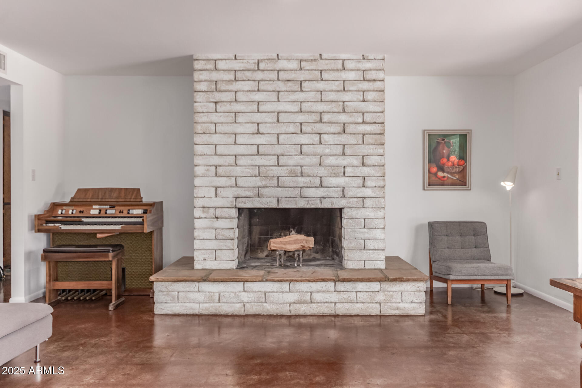 9623 N 34TH Place