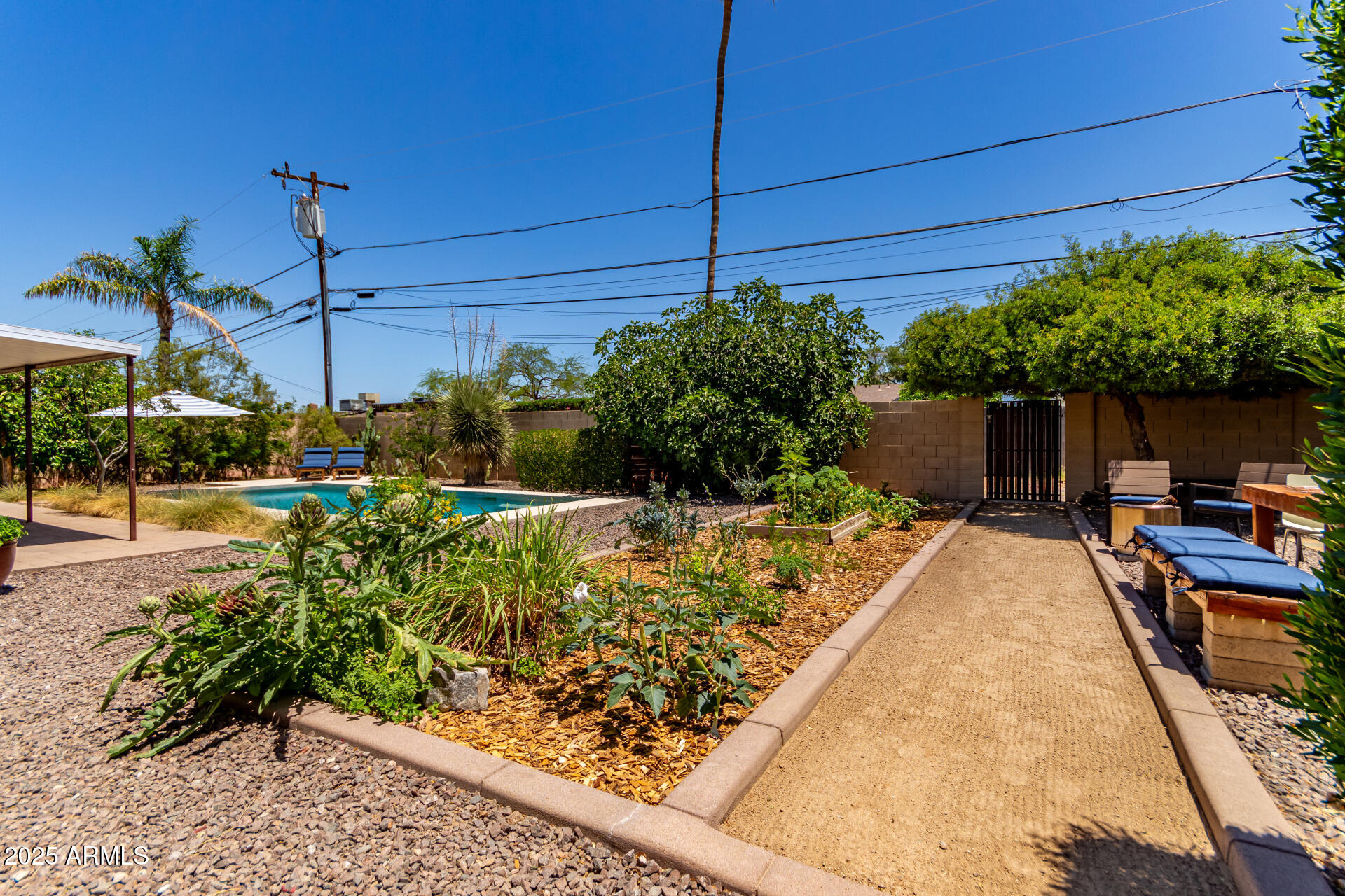 9623 N 34TH Place