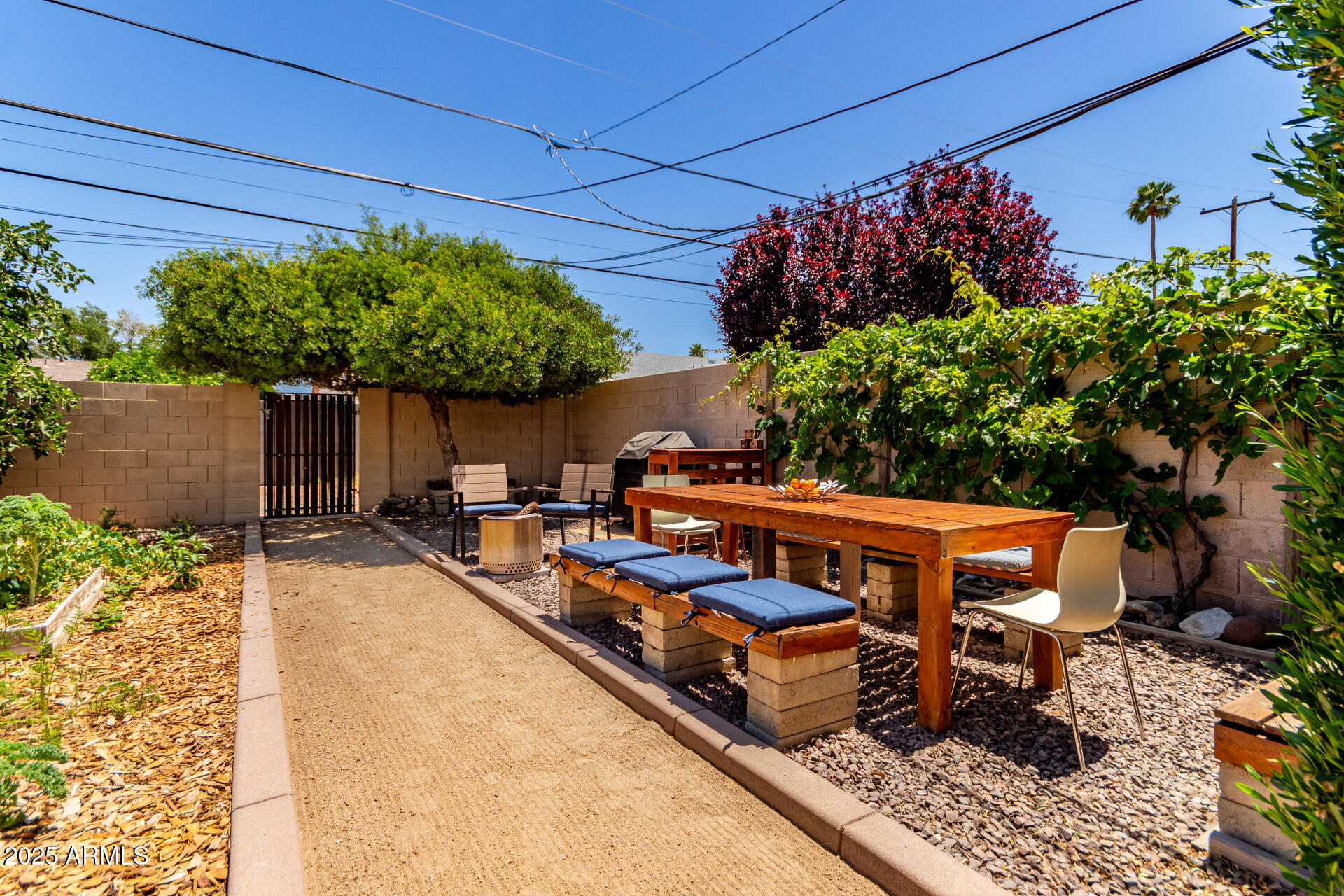 9623 N 34TH Place