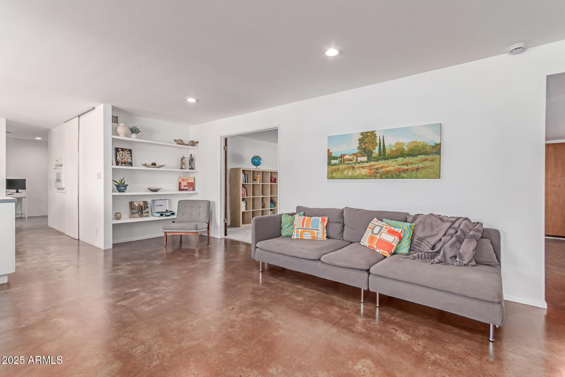 9623 N 34TH Place