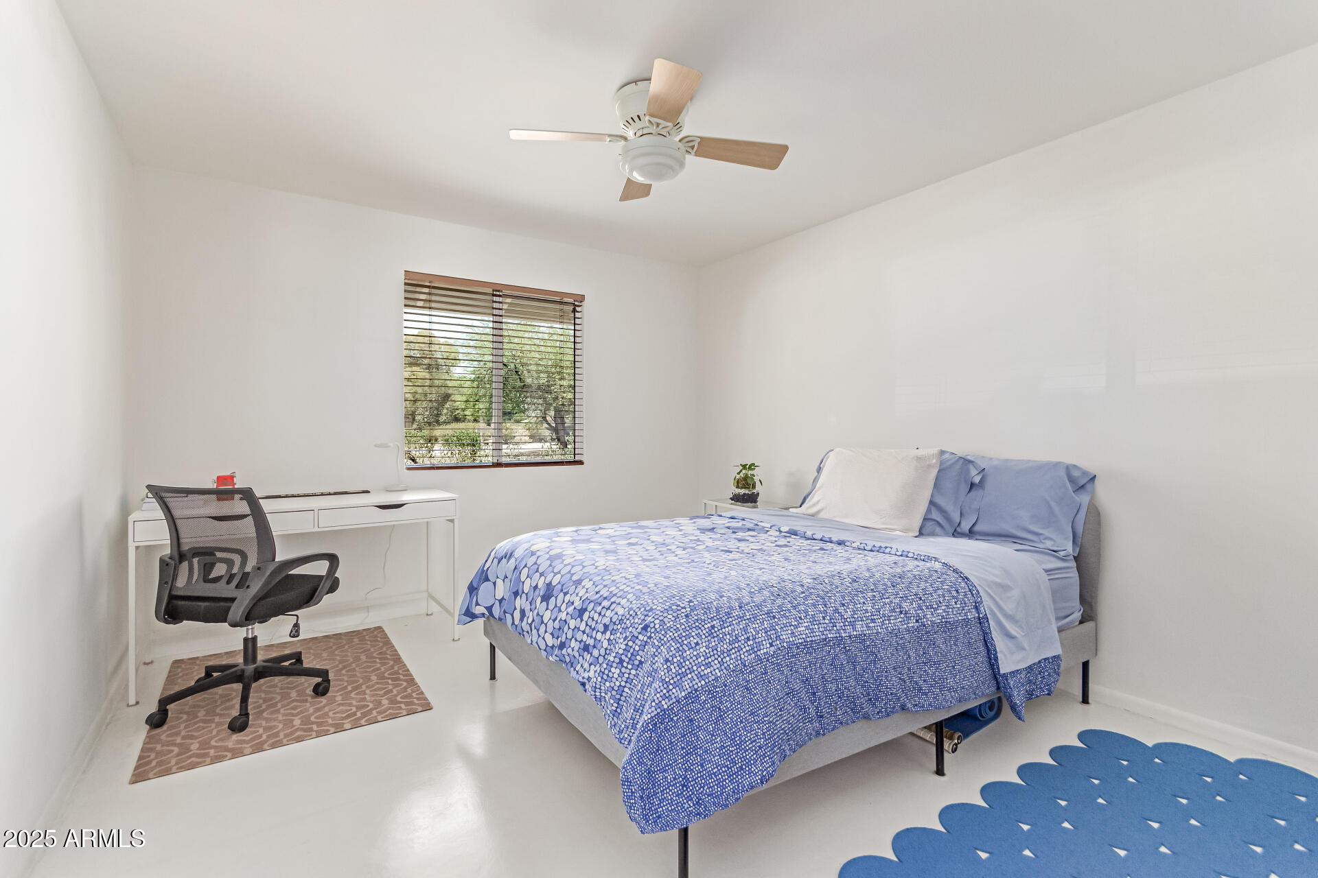 9623 N 34TH Place