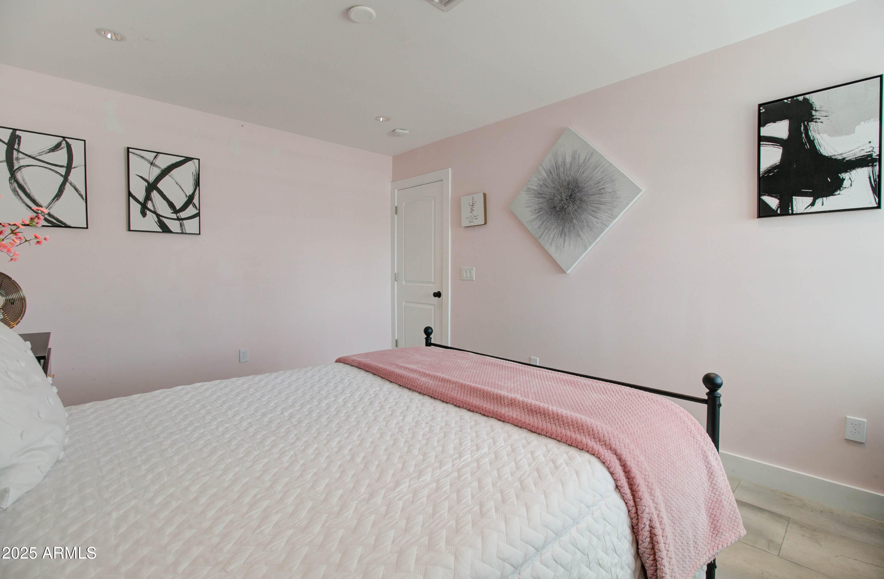 3522 S KACHINA Drive