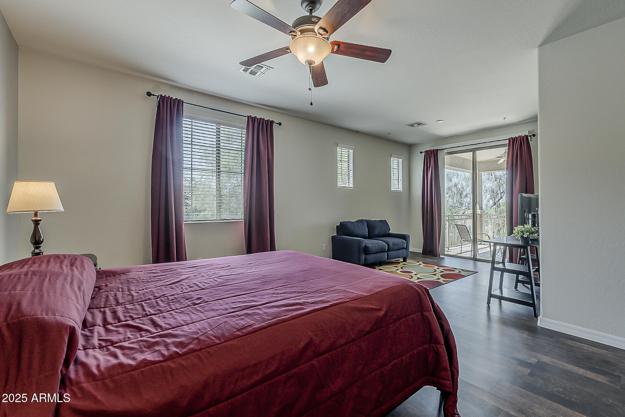 2124 W HUNTER Court 237