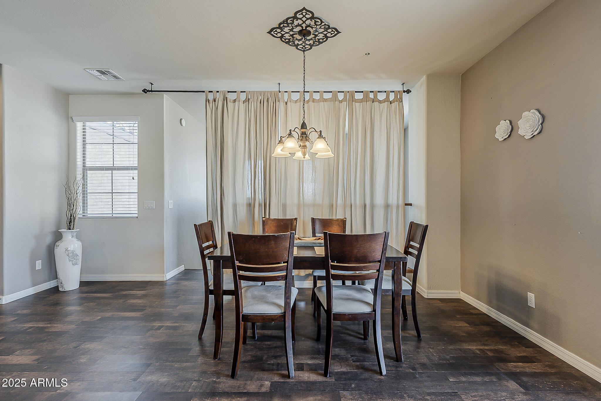 2124 W HUNTER Court 237