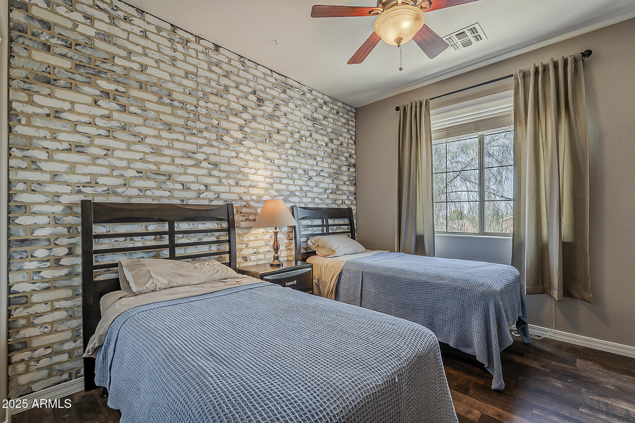 2124 W HUNTER Court 237