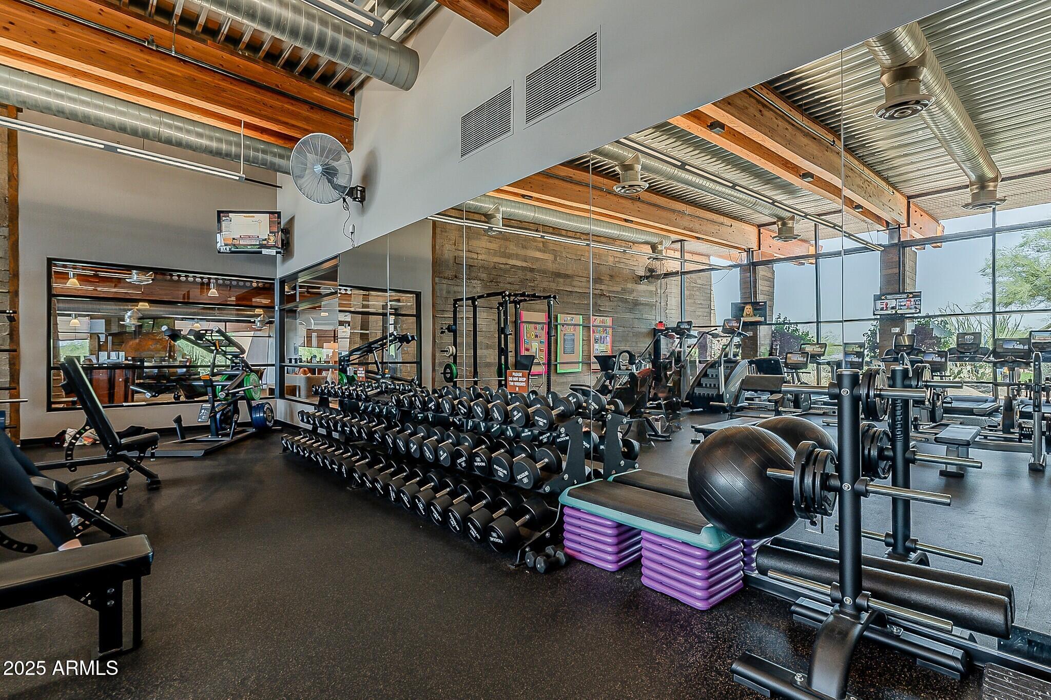 2124 W HUNTER Court 237