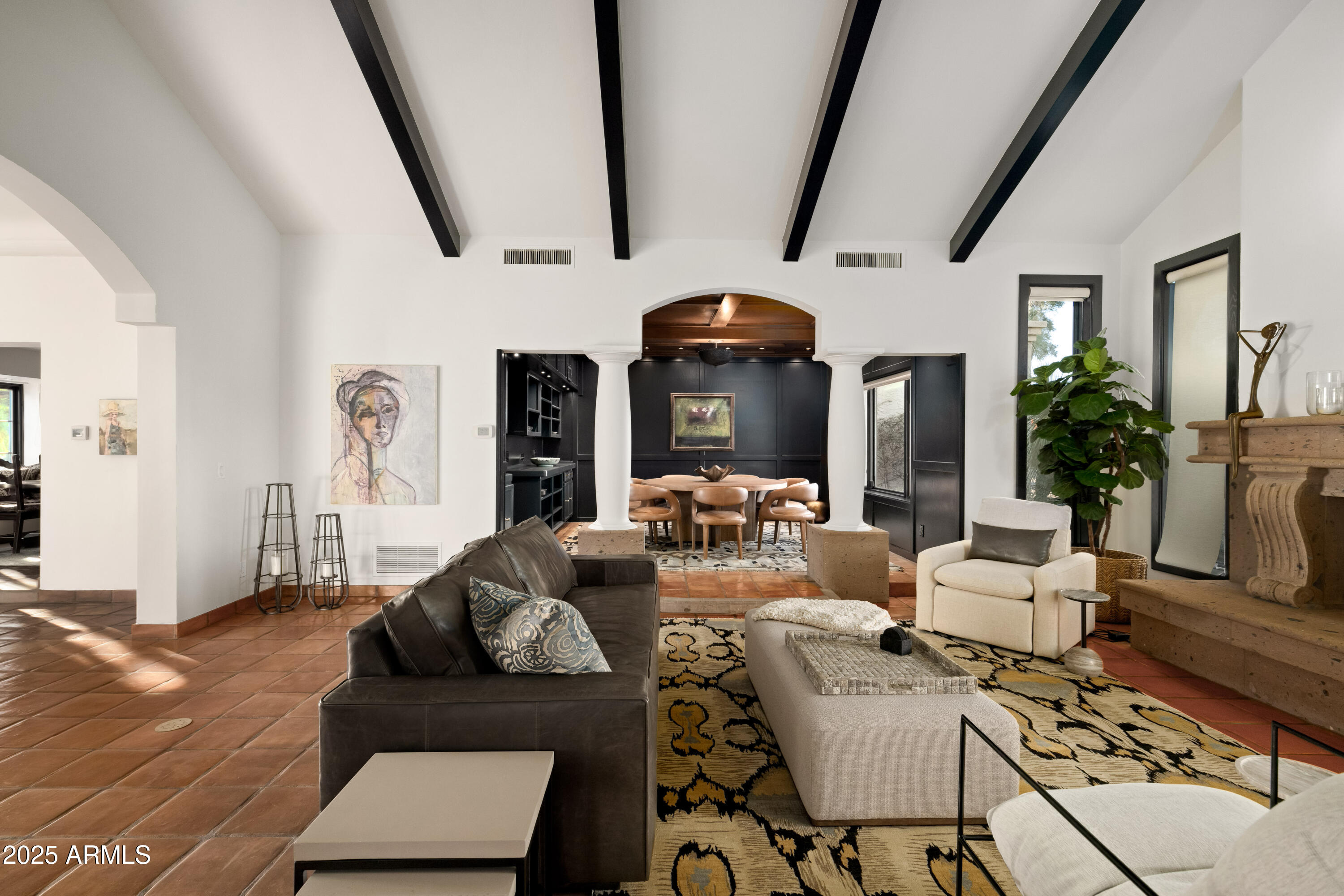 8255 E Vista De Valle