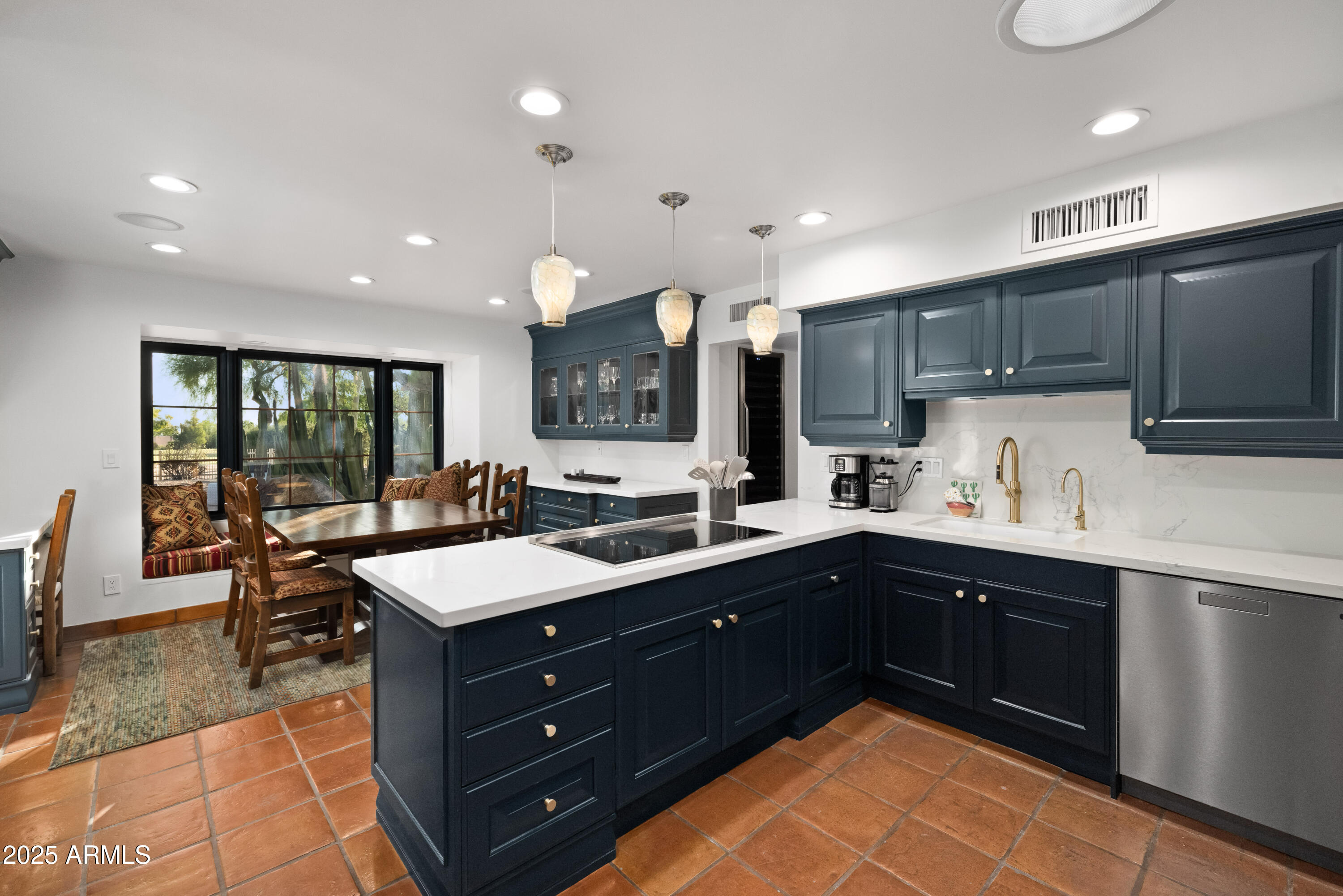 8255 E Vista De Valle