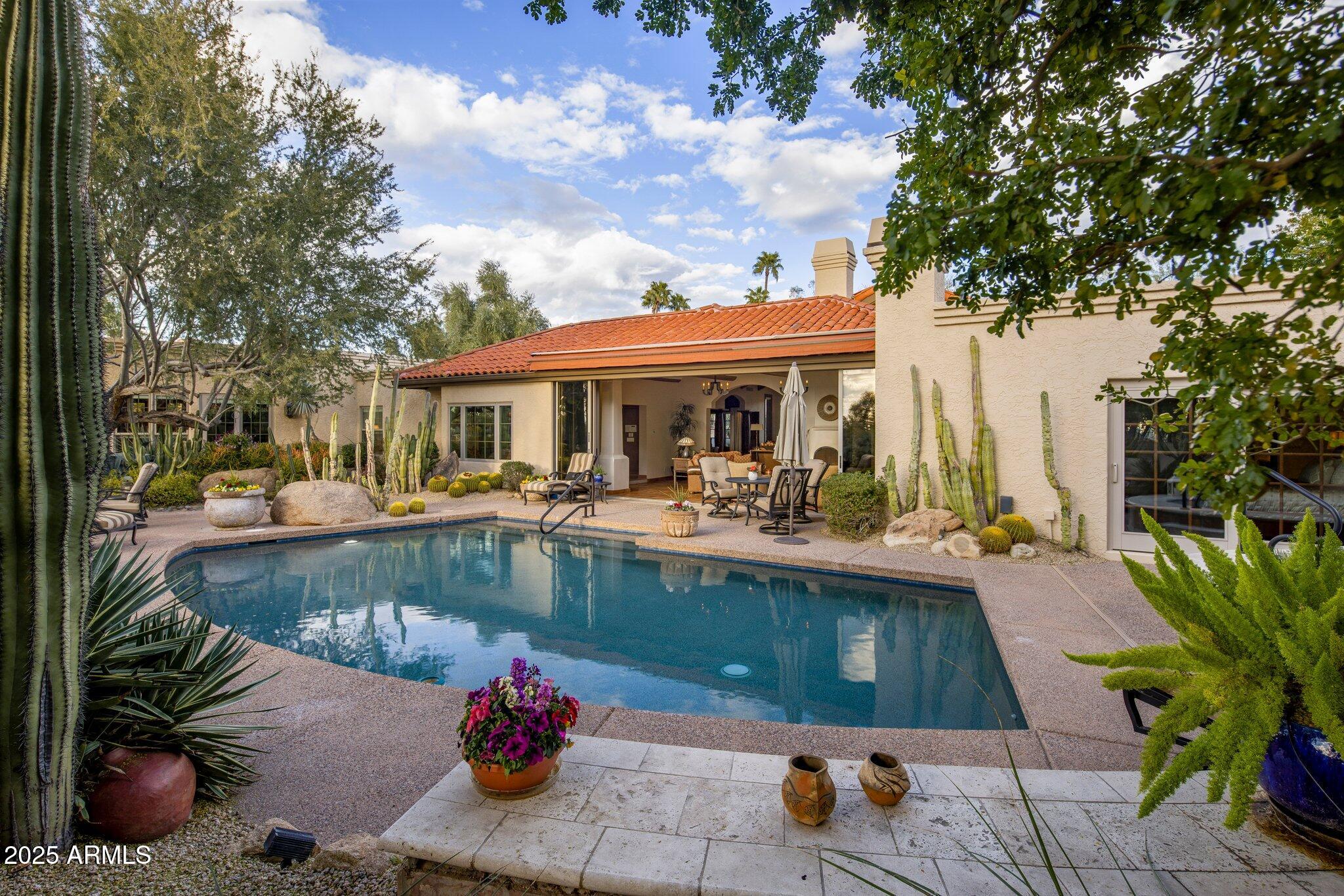 8255 E Vista De Valle