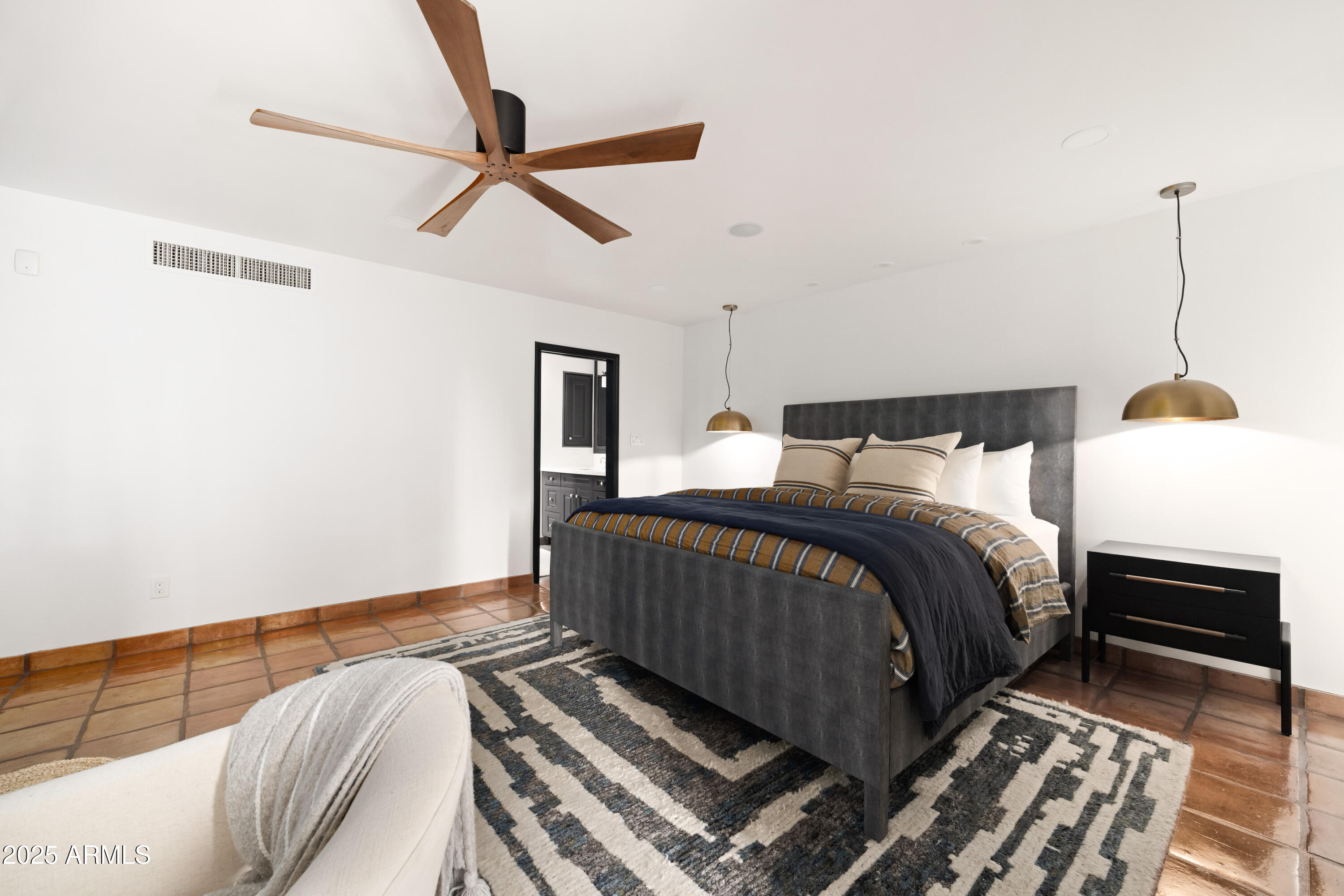 8255 E Vista De Valle
