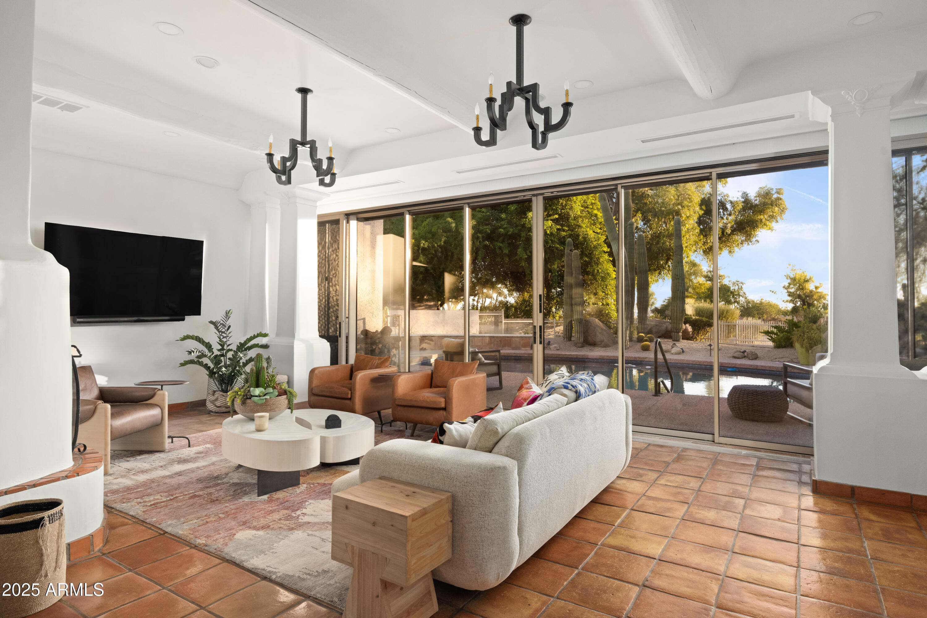8255 E Vista De Valle