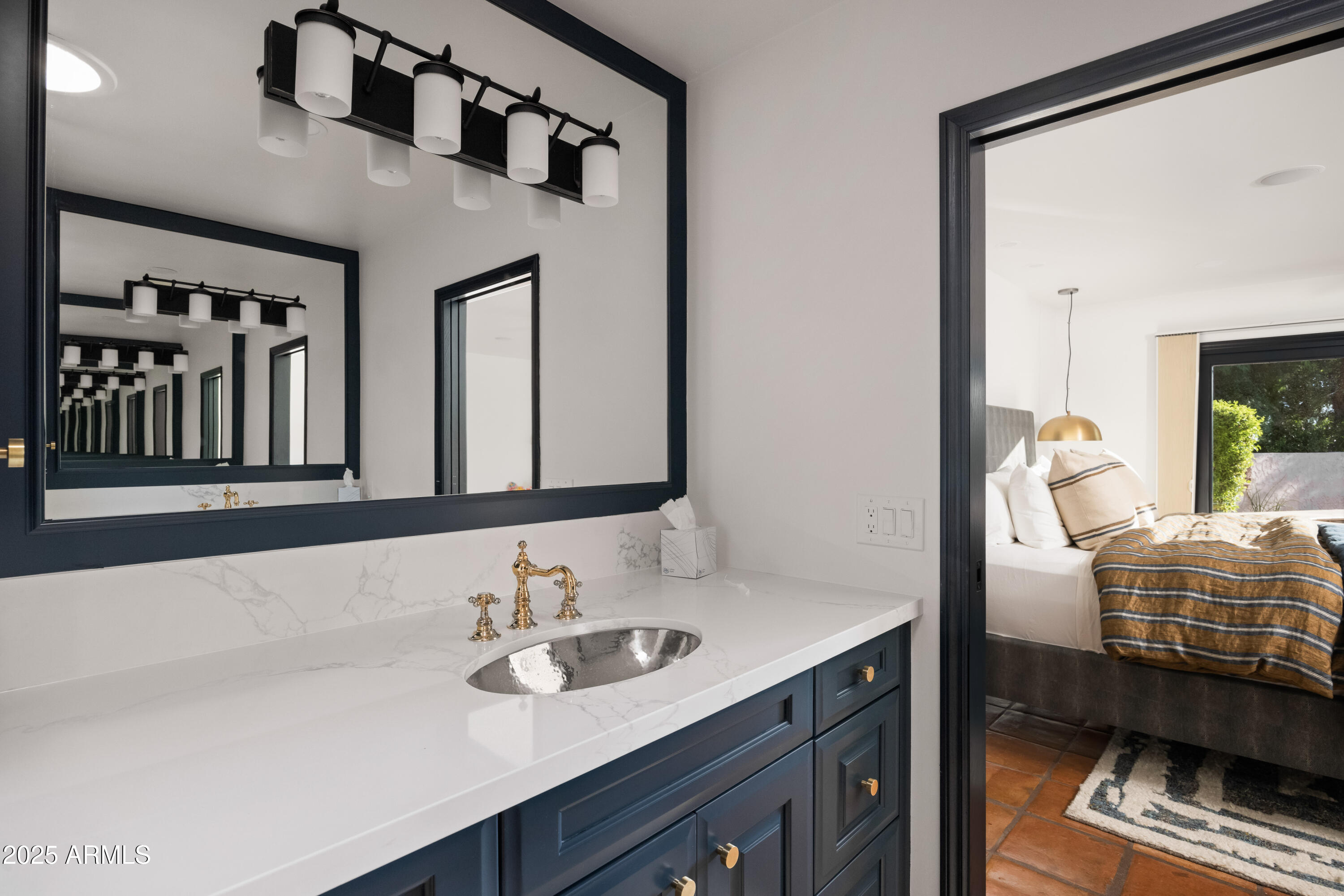 8255 E Vista De Valle