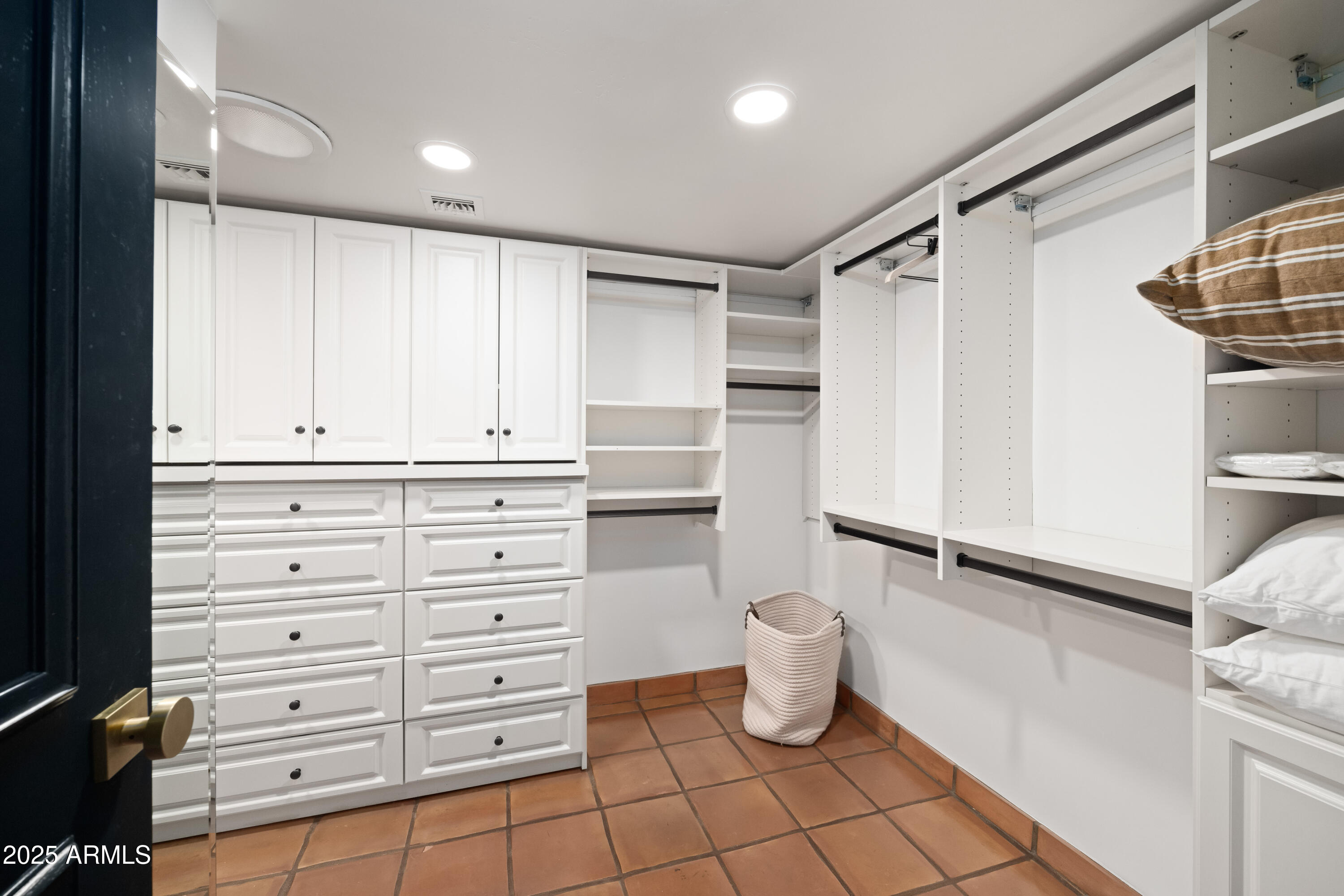 8255 E Vista De Valle