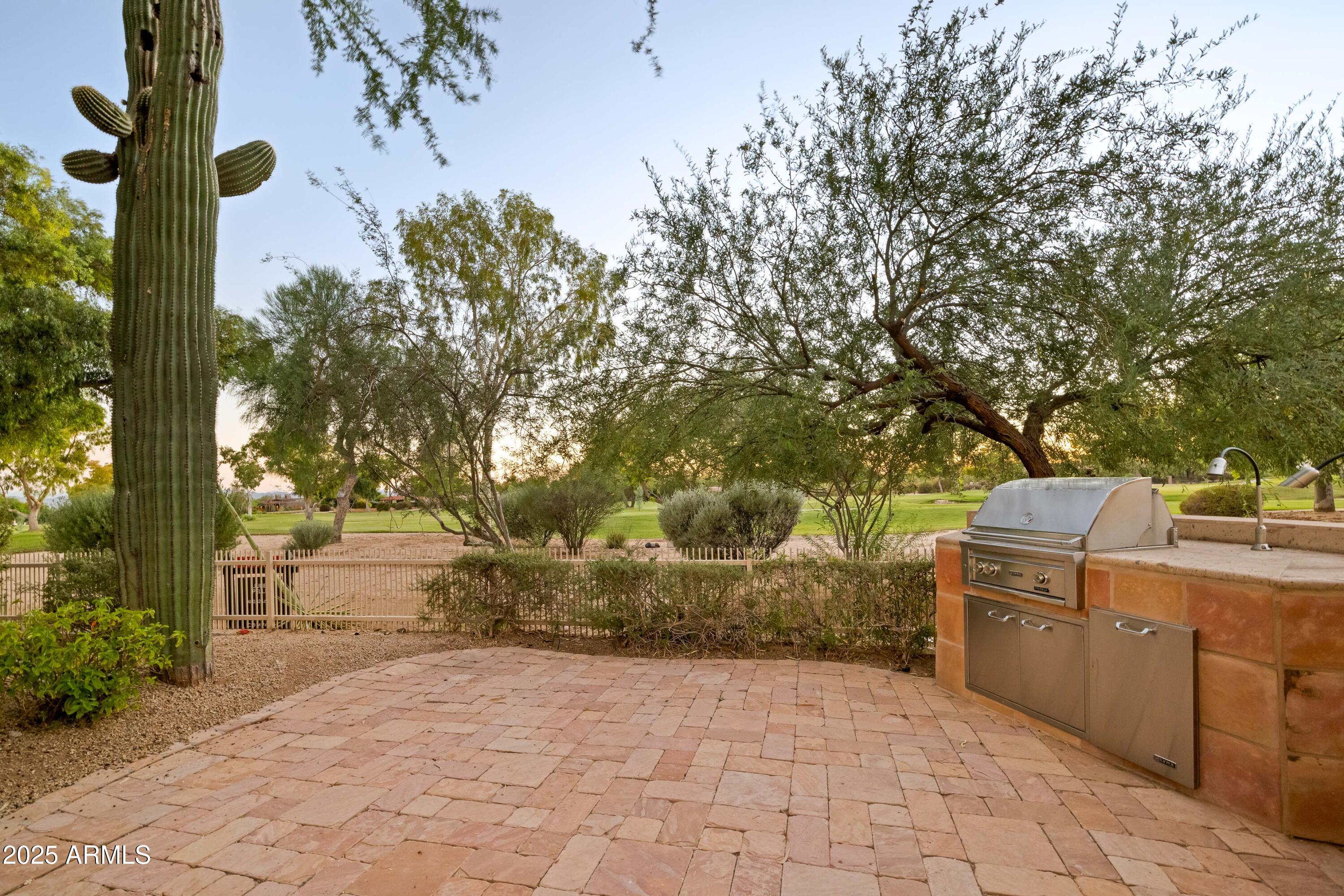 8255 E Vista De Valle