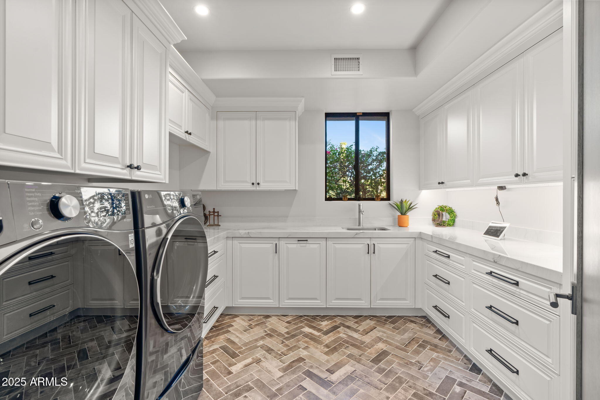 10040 E HAPPY VALLEY Road, 54