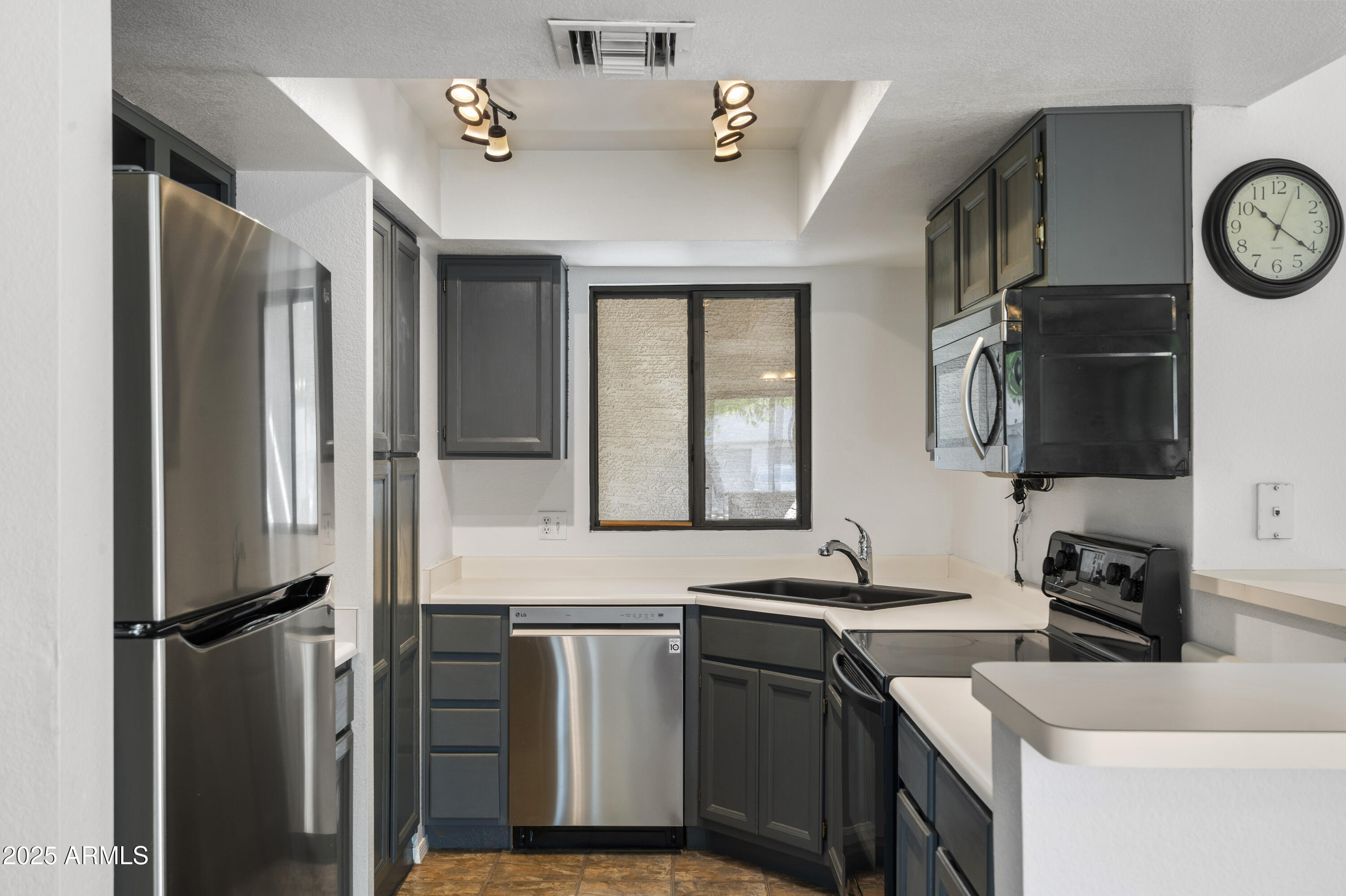 19820 N 13TH Avenue, 163